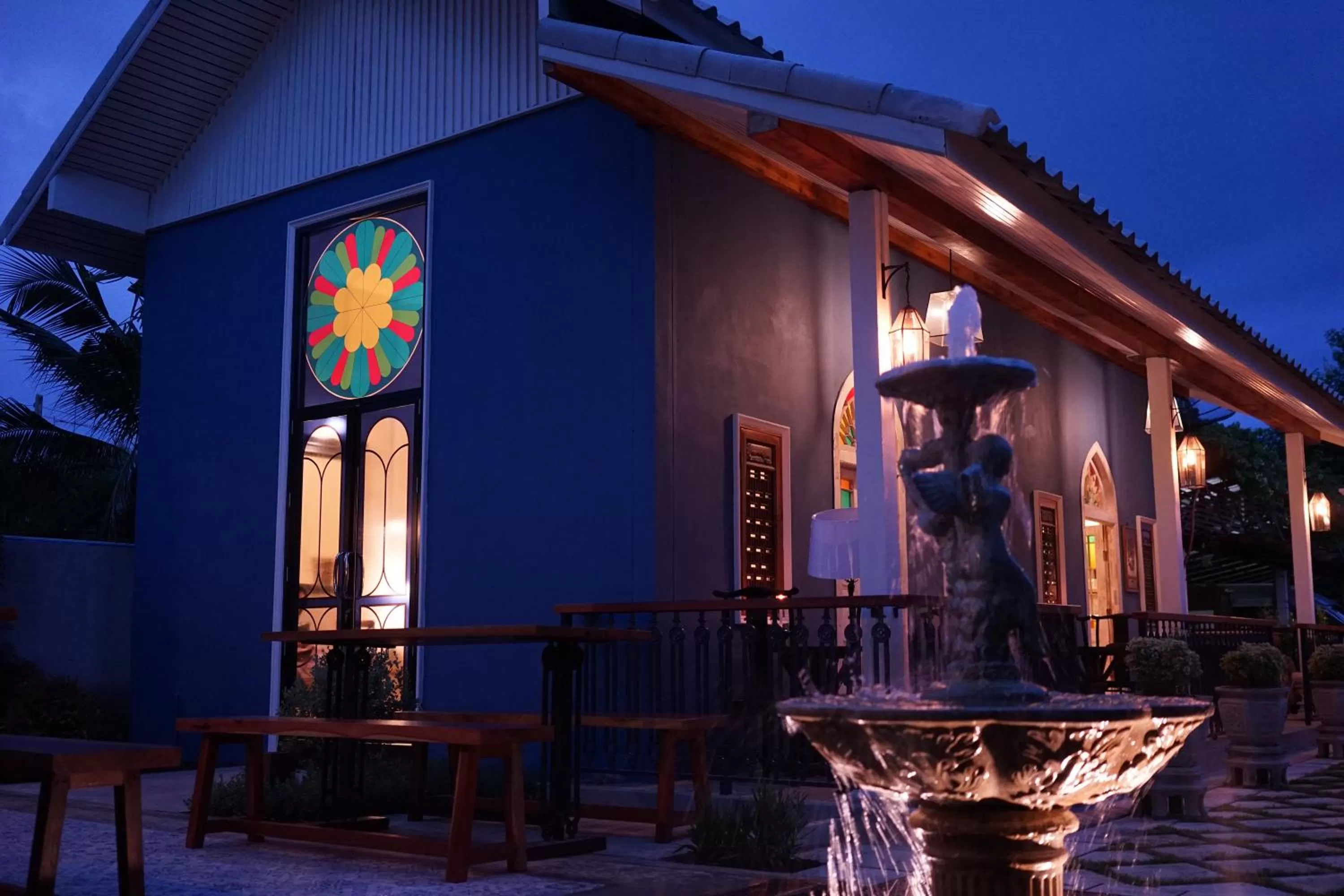 Facade/entrance in Tharaburi Resort