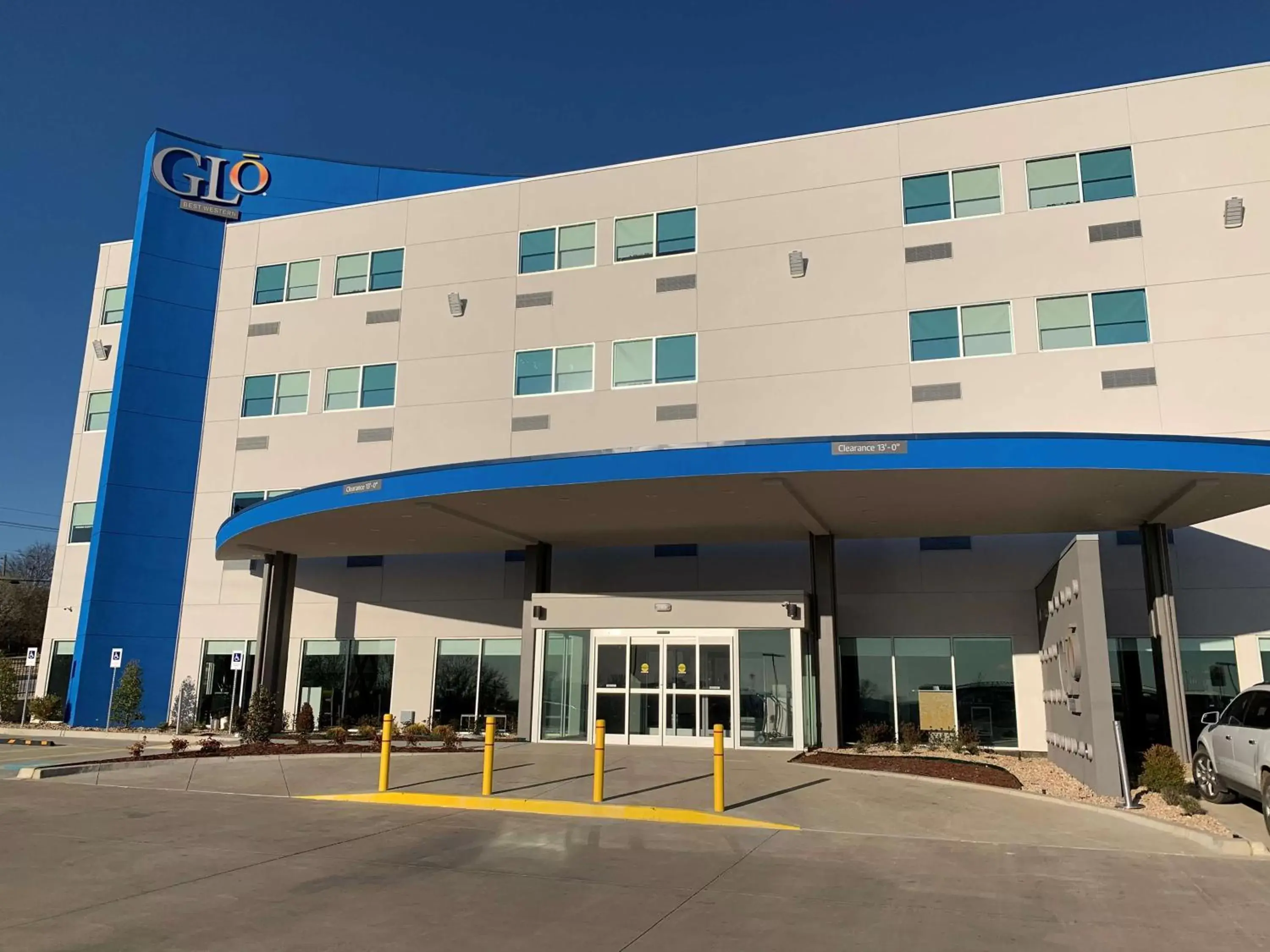 Property building in GLō Best Western Tulsa-Catoosa East Route 66