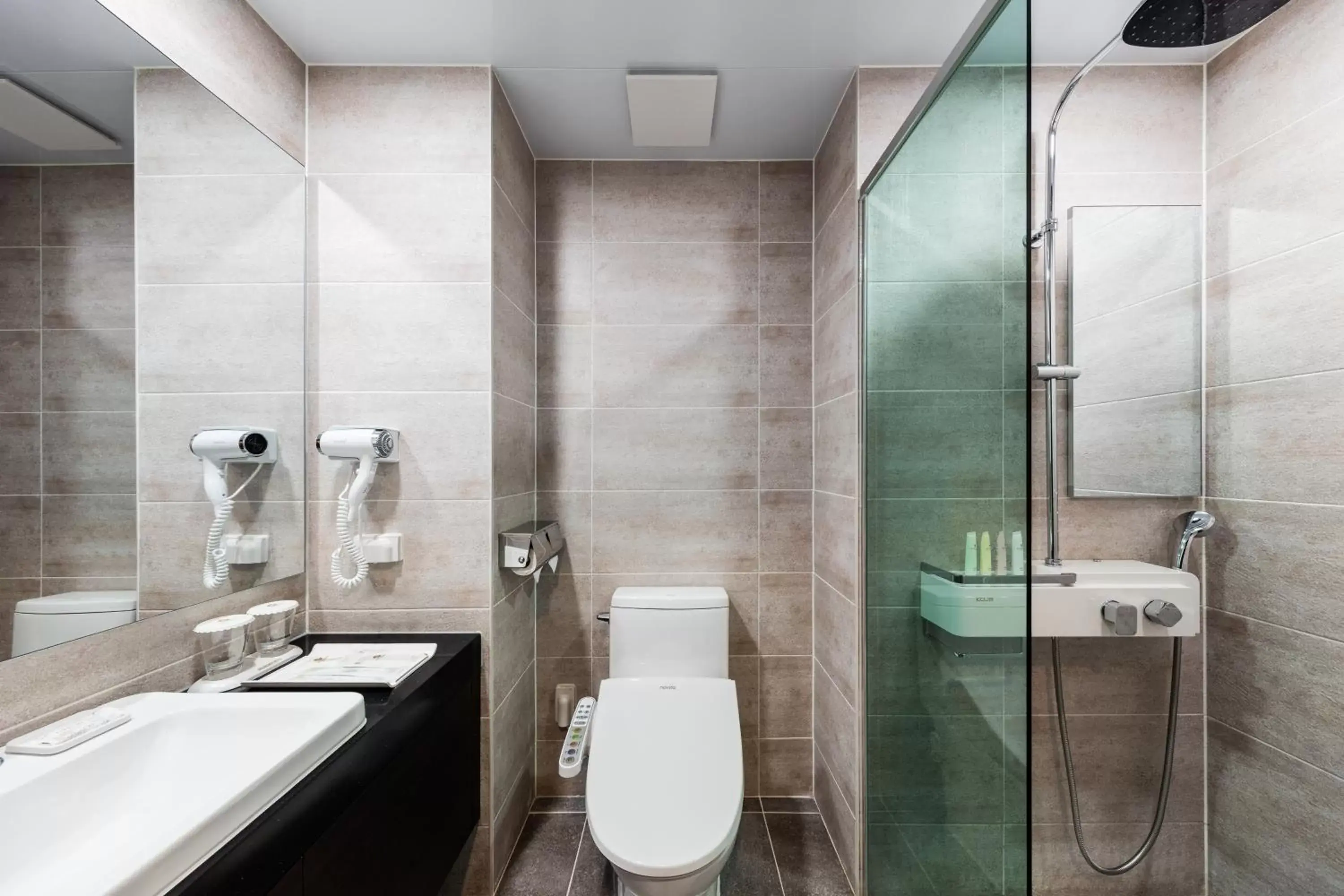 Shower, Bathroom in Gold Coast Hotel Incheon