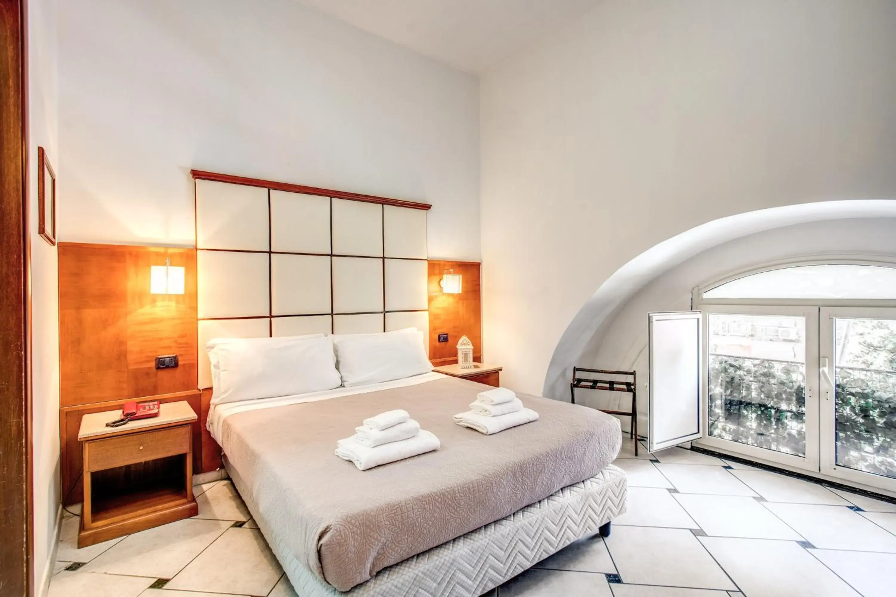 Bedroom, Bed in Hotel Garibaldi