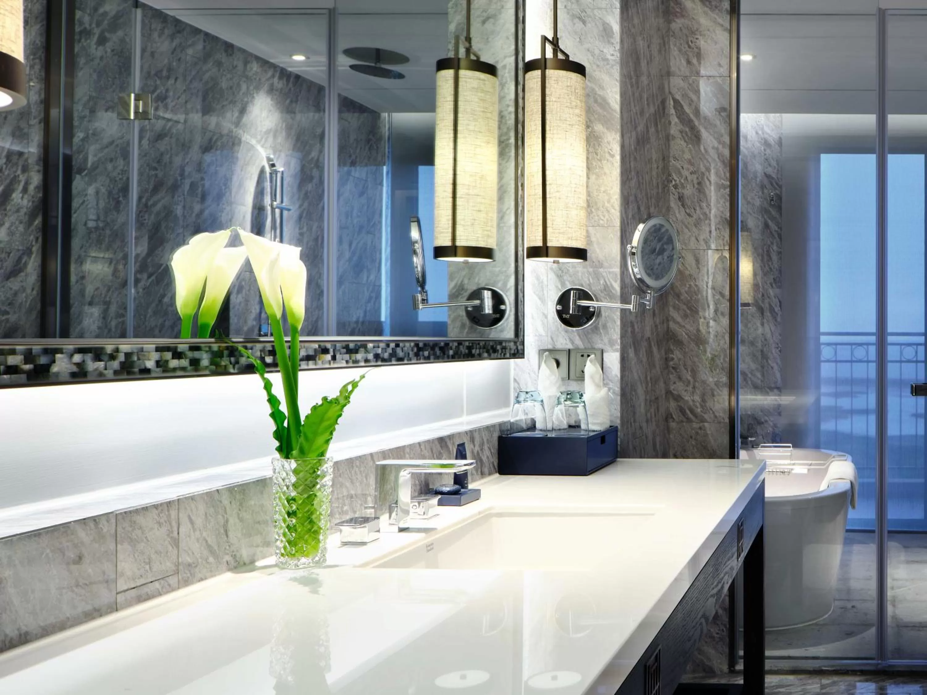 Bathroom in Primus Hotel Shanghai Sanjiagang - Offer Pudong International Airport and Disney shuttle