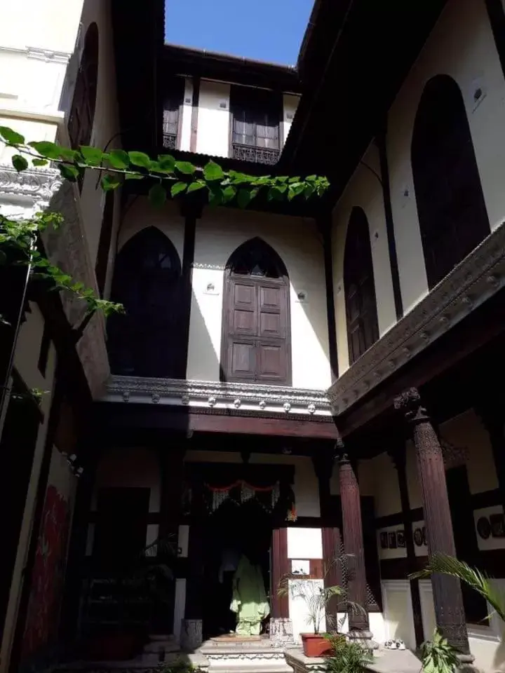 Property building in Deewanji Ni Haveli Property building in Deewanji Ni Haveli