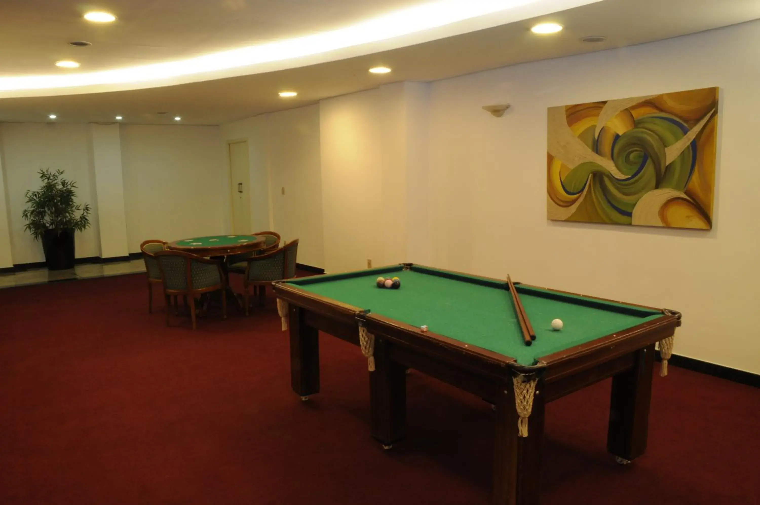 Billiard, Billiards in Hotel Shelton