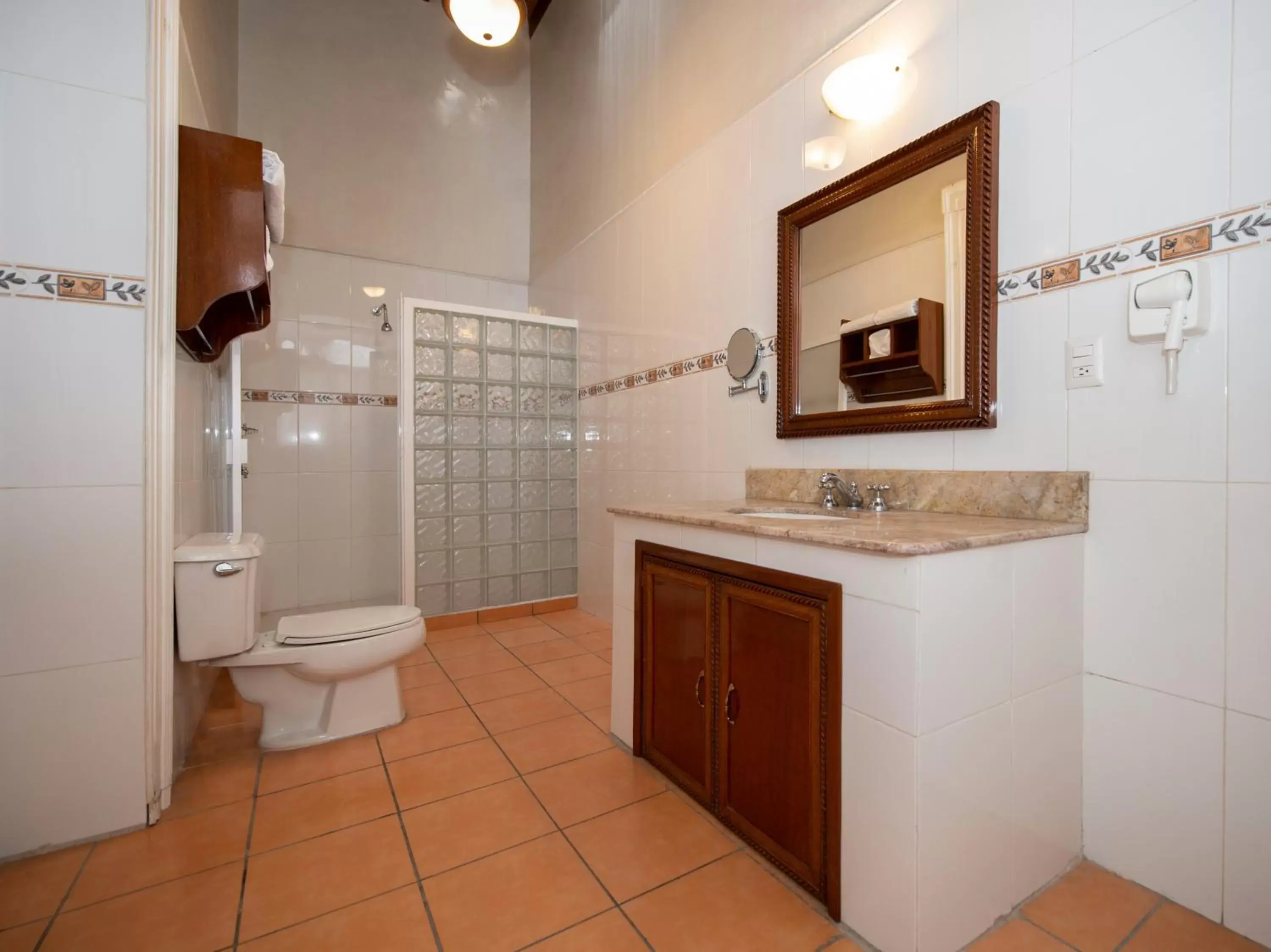 Bathroom in Hotel Senorial