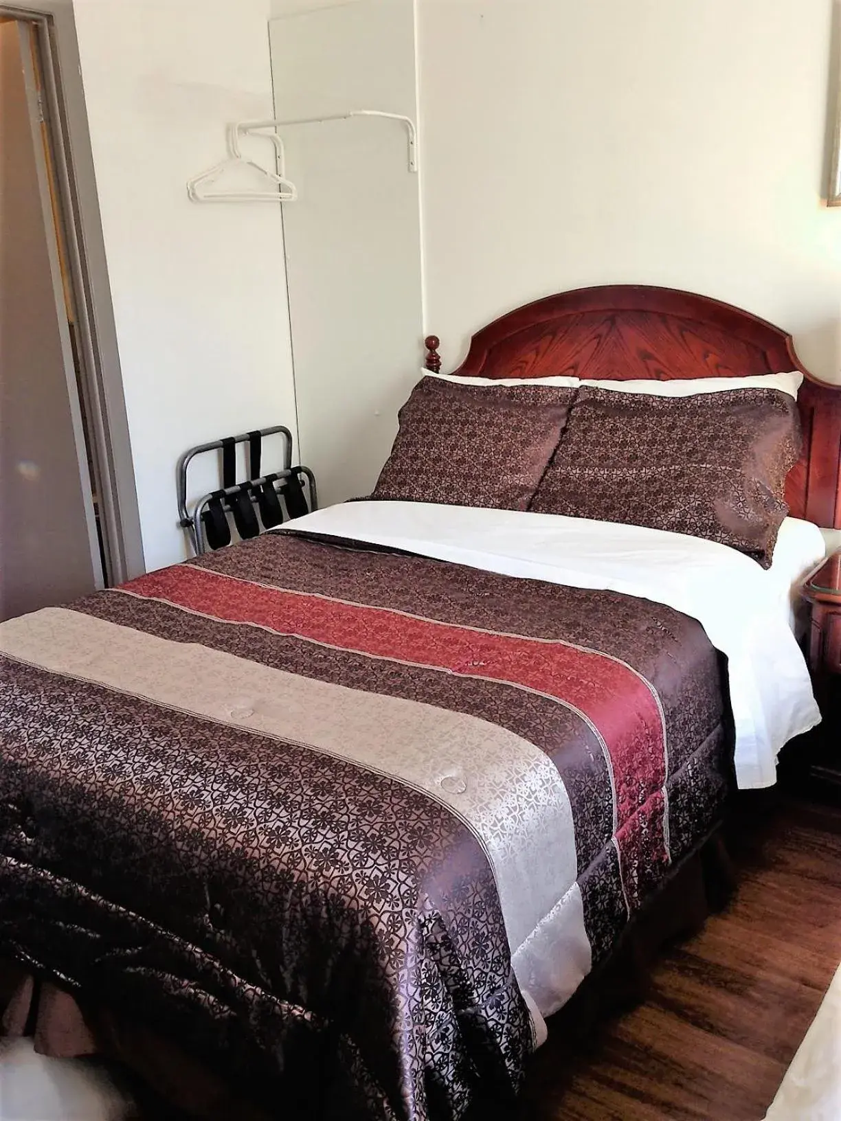 Bed in Hotel Bon Accueil