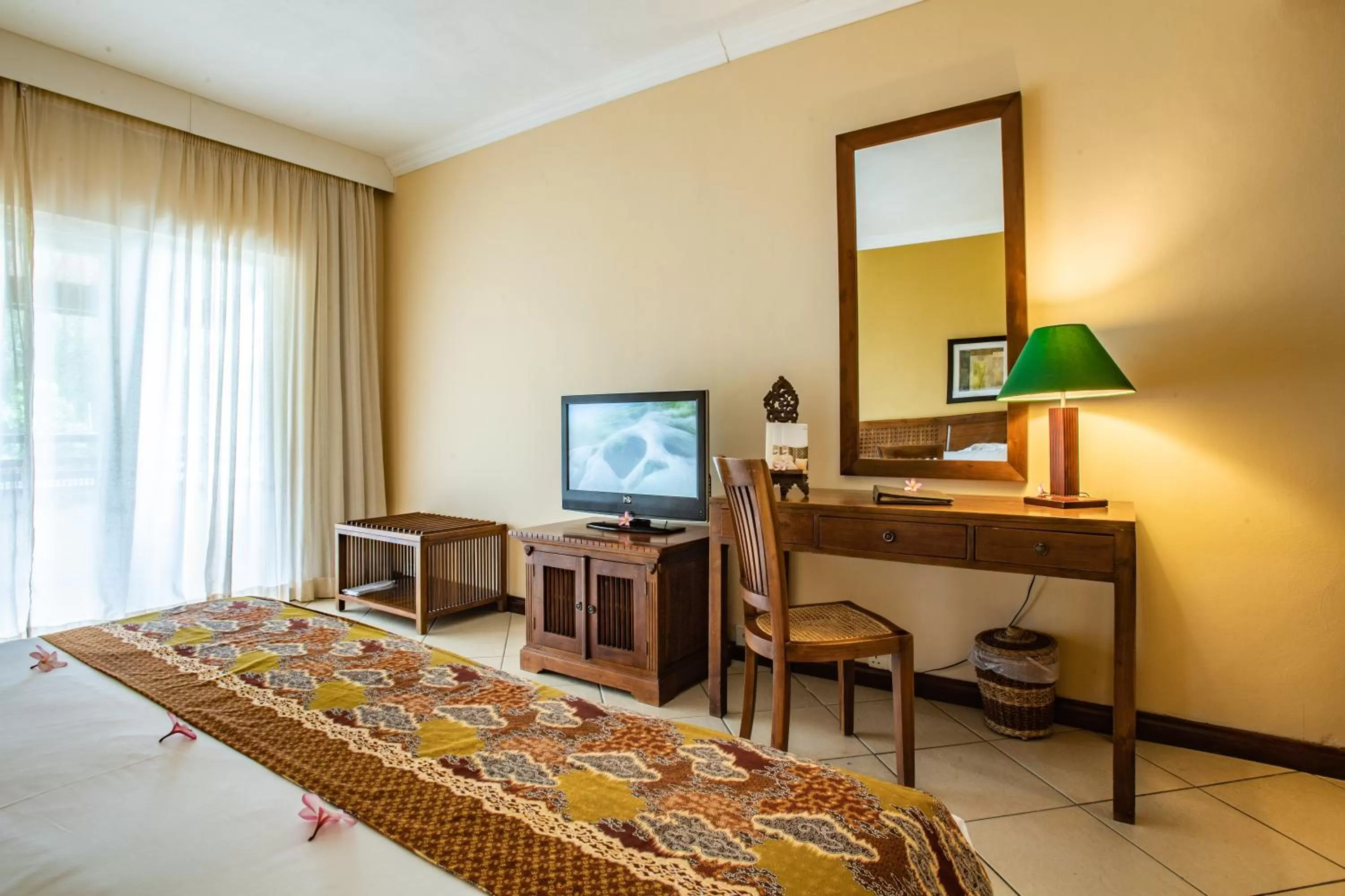 TV and multimedia, Bed in Aanari Hotel & Spa- Mauritius