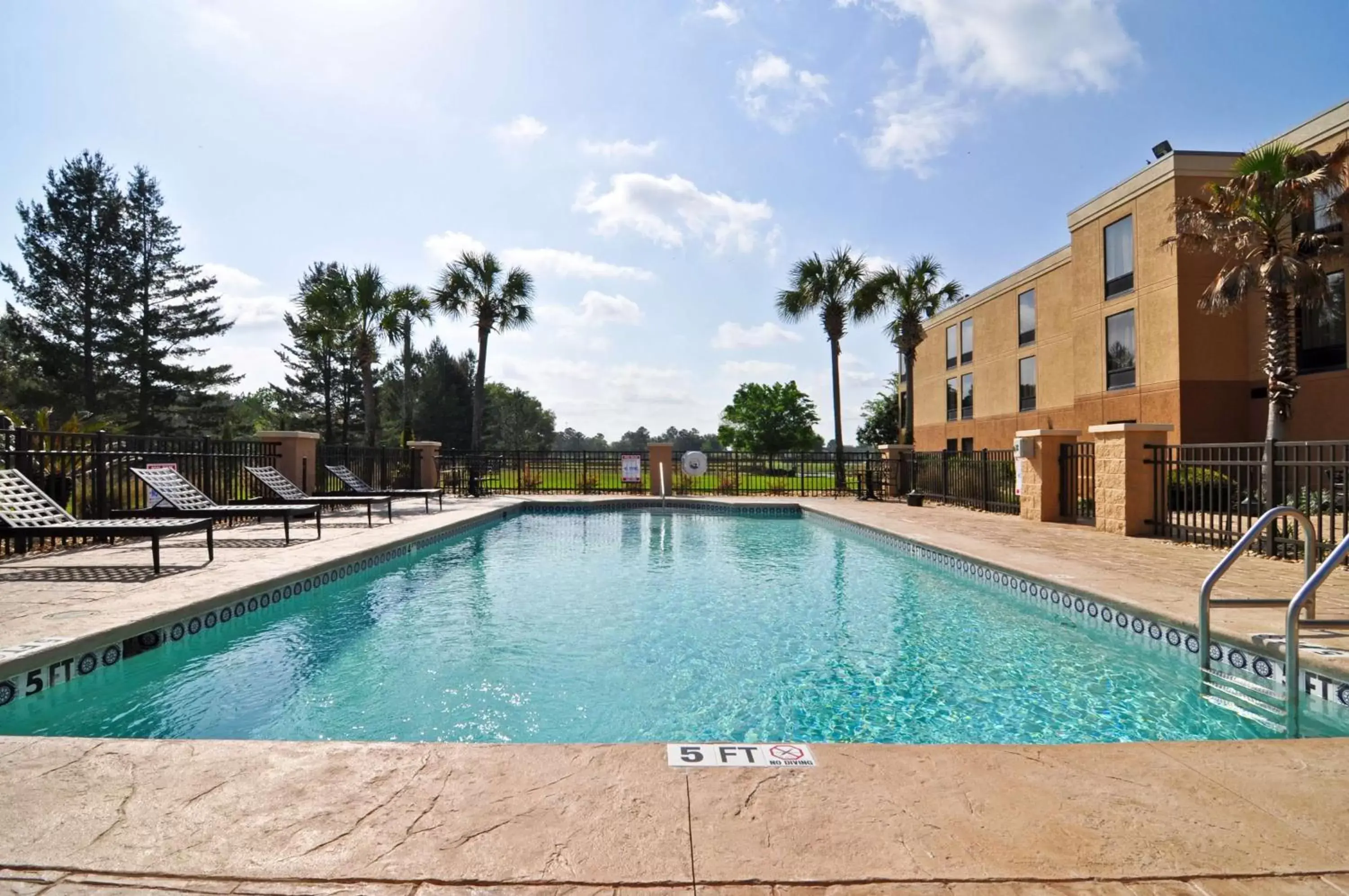 On site, Swimming Pool in Best Western Plus Madison