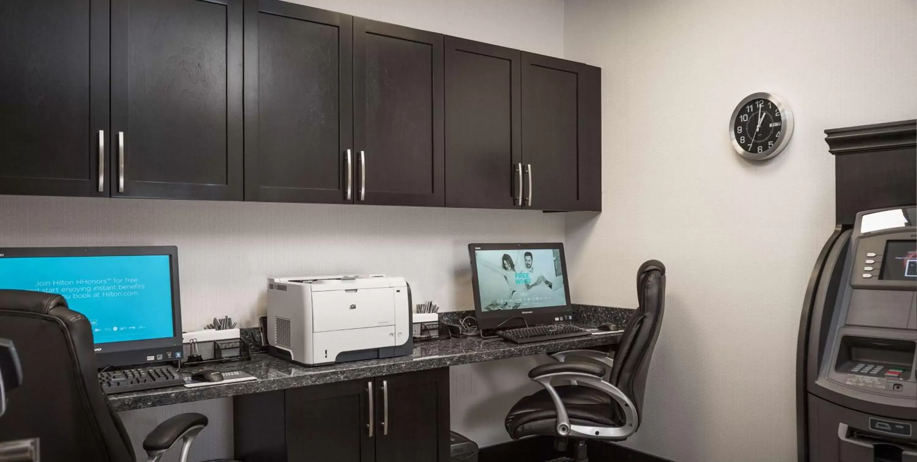 Business facilities in Hampton Inn and Suites La Crosse Downtown