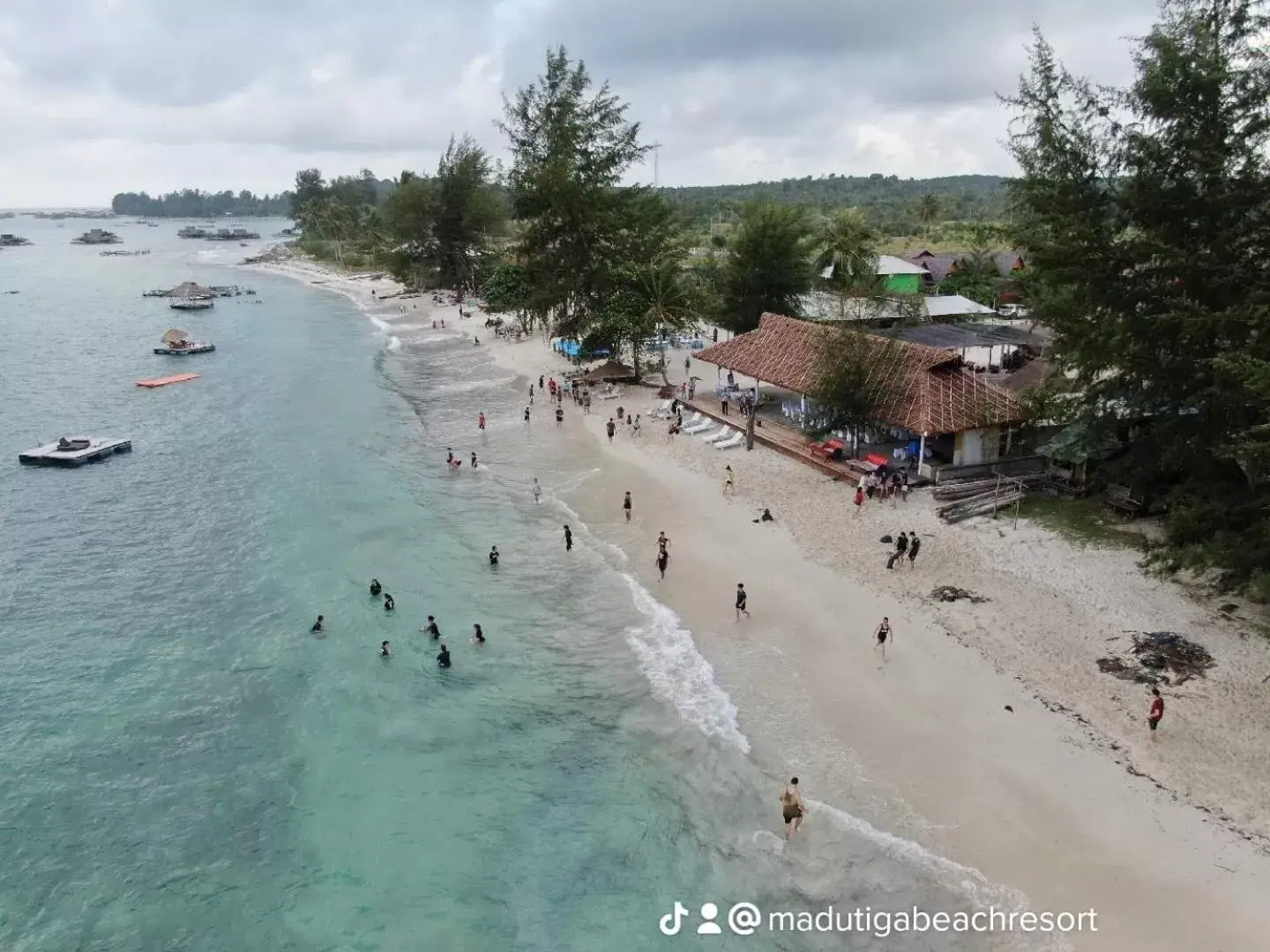 Beach in Madu Tiga Beach & Resort