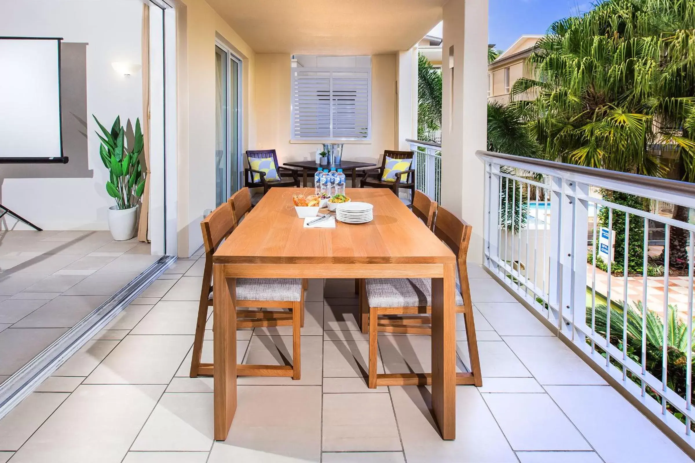 Balcony/Terrace, Dining Area in The Sebel Noosa