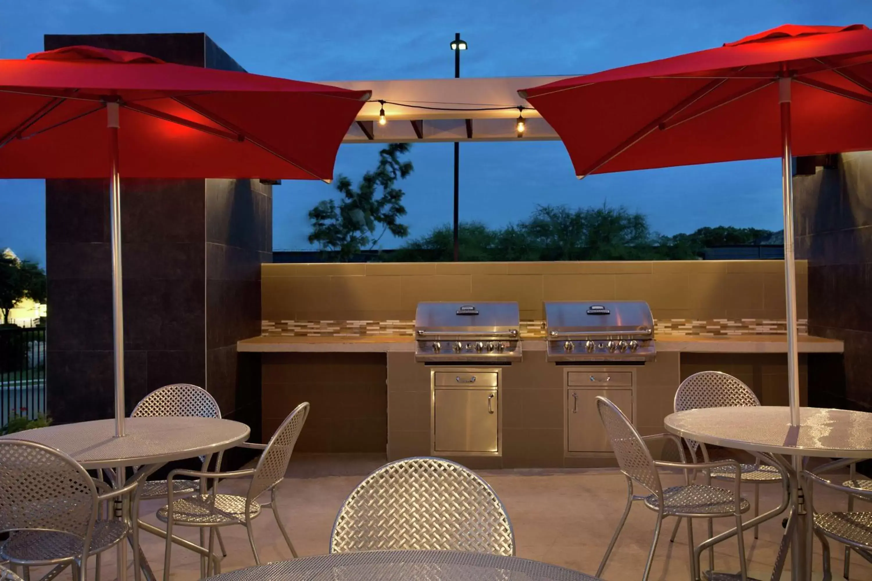 Patio, Restaurant/Places to Eat in Home2 Suites by Hilton San Antonio Airport, TX