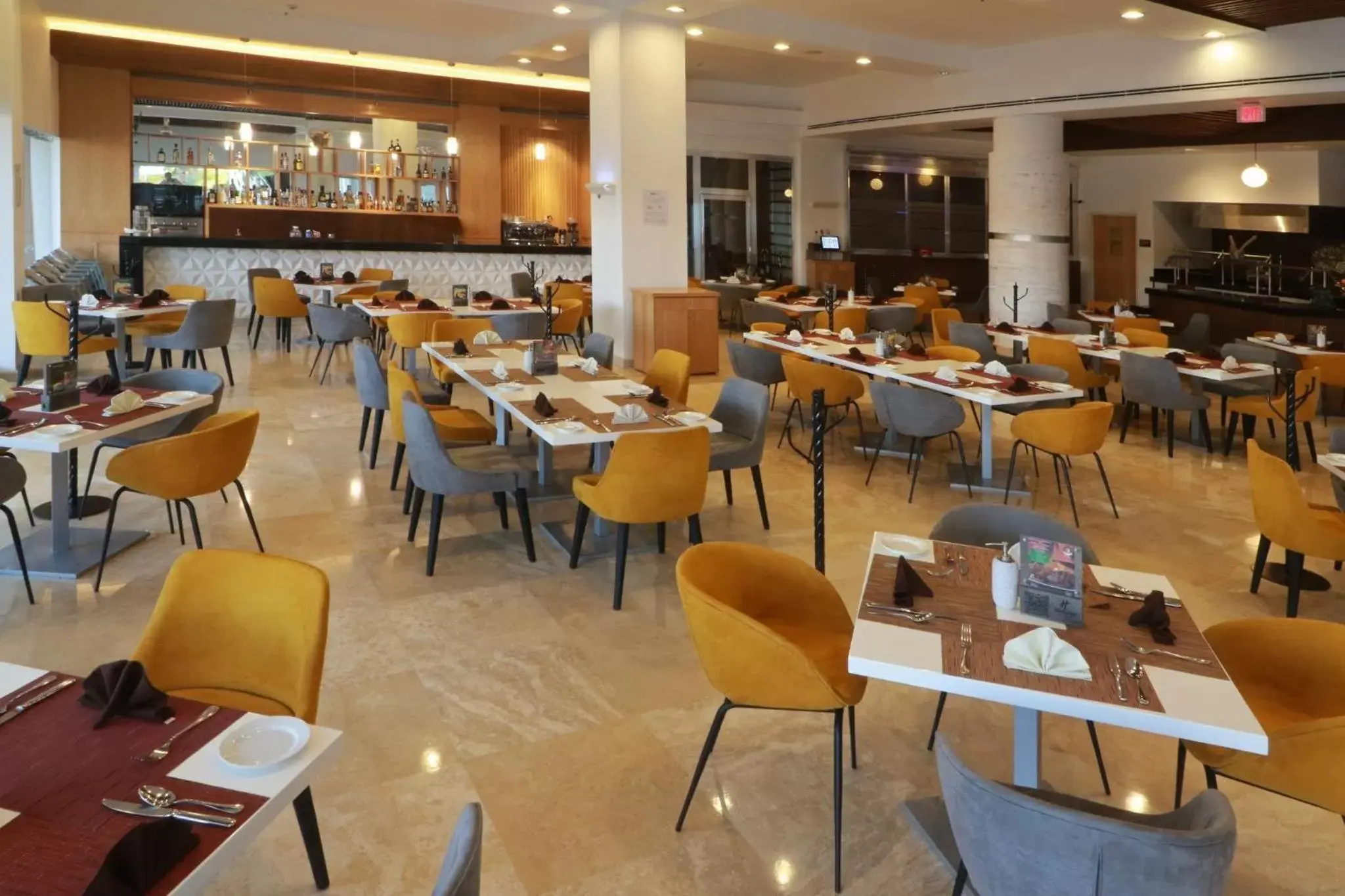 Restaurant/Places to Eat in Holiday Inn Tuxpan - Convention Center, an IHG Hotel