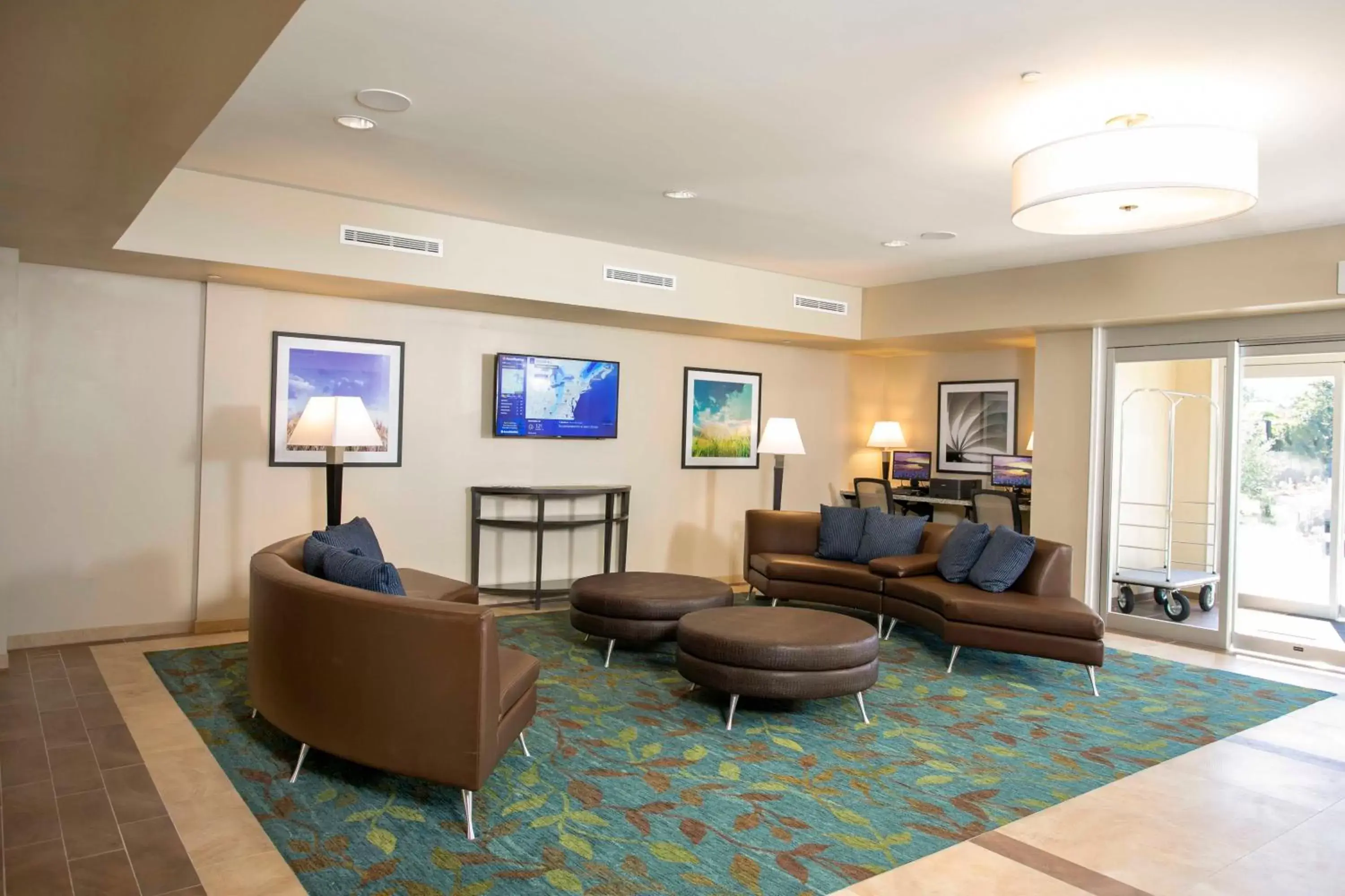 Lobby or reception, Seating Area in Candlewood Suites - Jacksonville - Mayport, an IHG Hotel