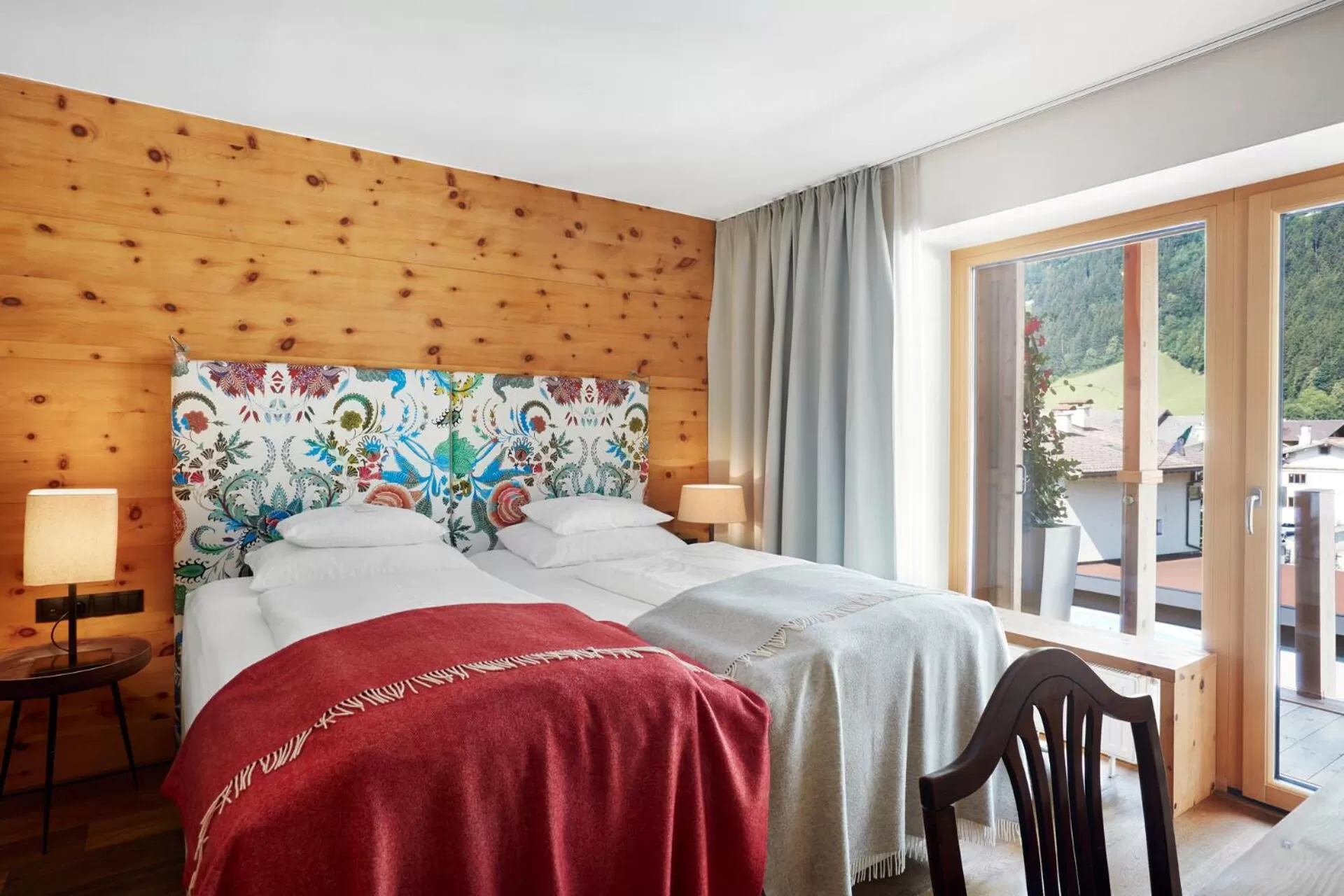 Photo of the whole room, Bed in Small Luxury Hotel of the World - DasPosthotel