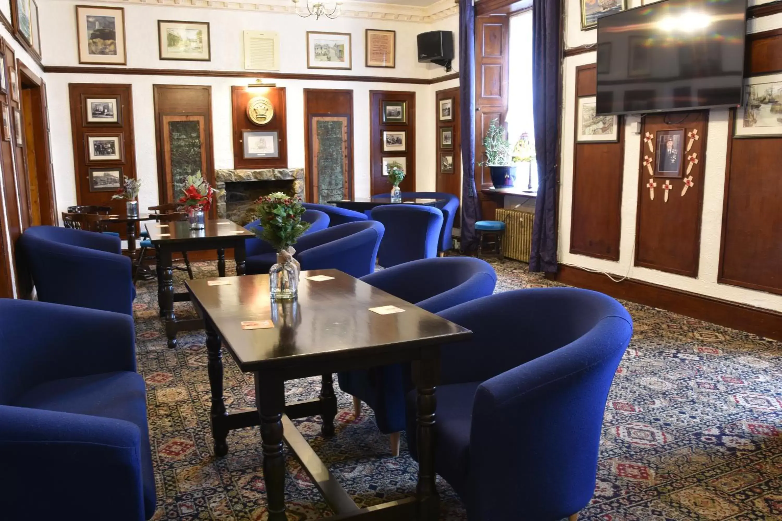 Lounge/Bar in Dinorben Arms Hotel