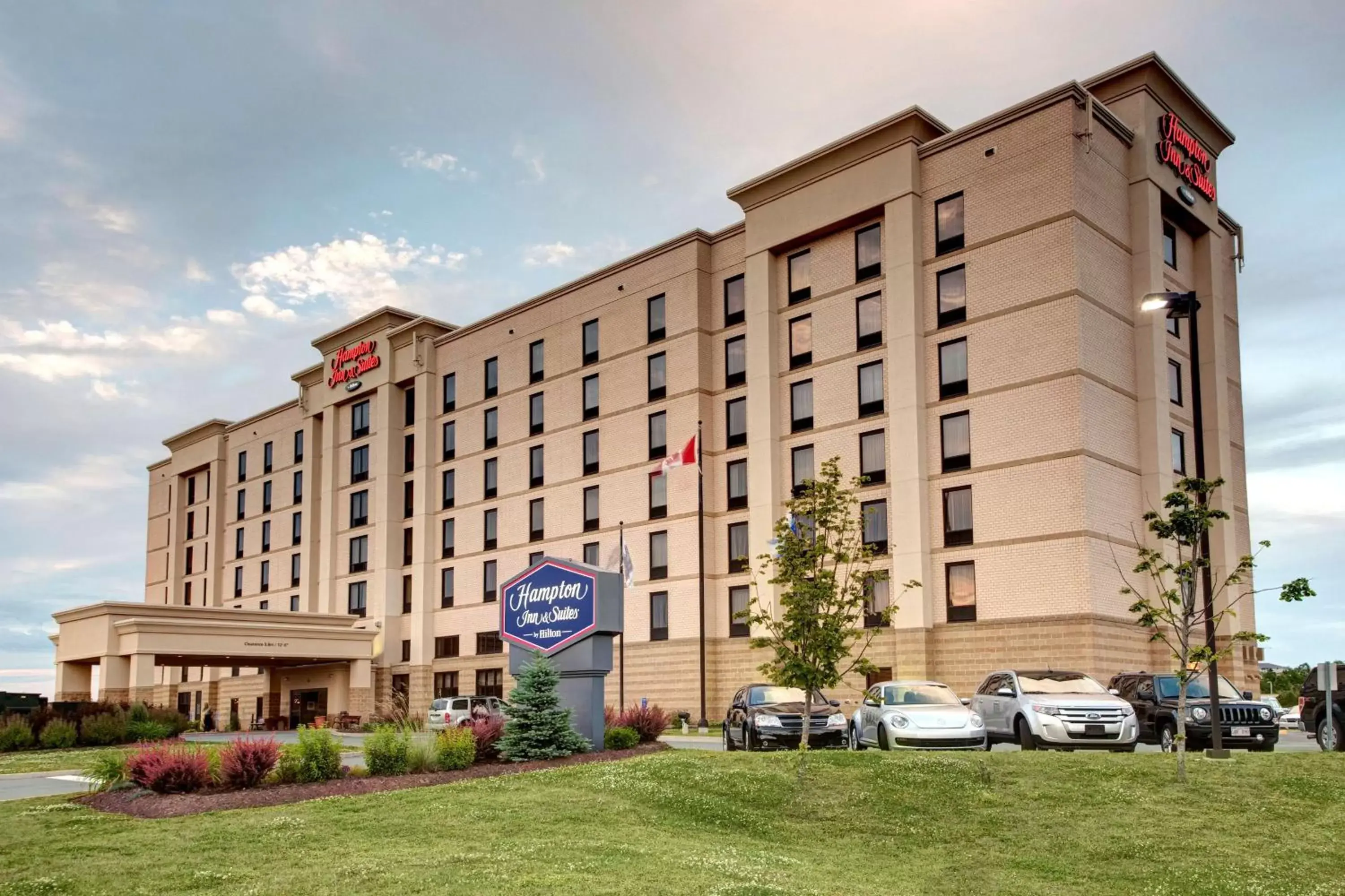 Property Building in Hampton Inn & Suites by Hilton Dartmouth - Halifax