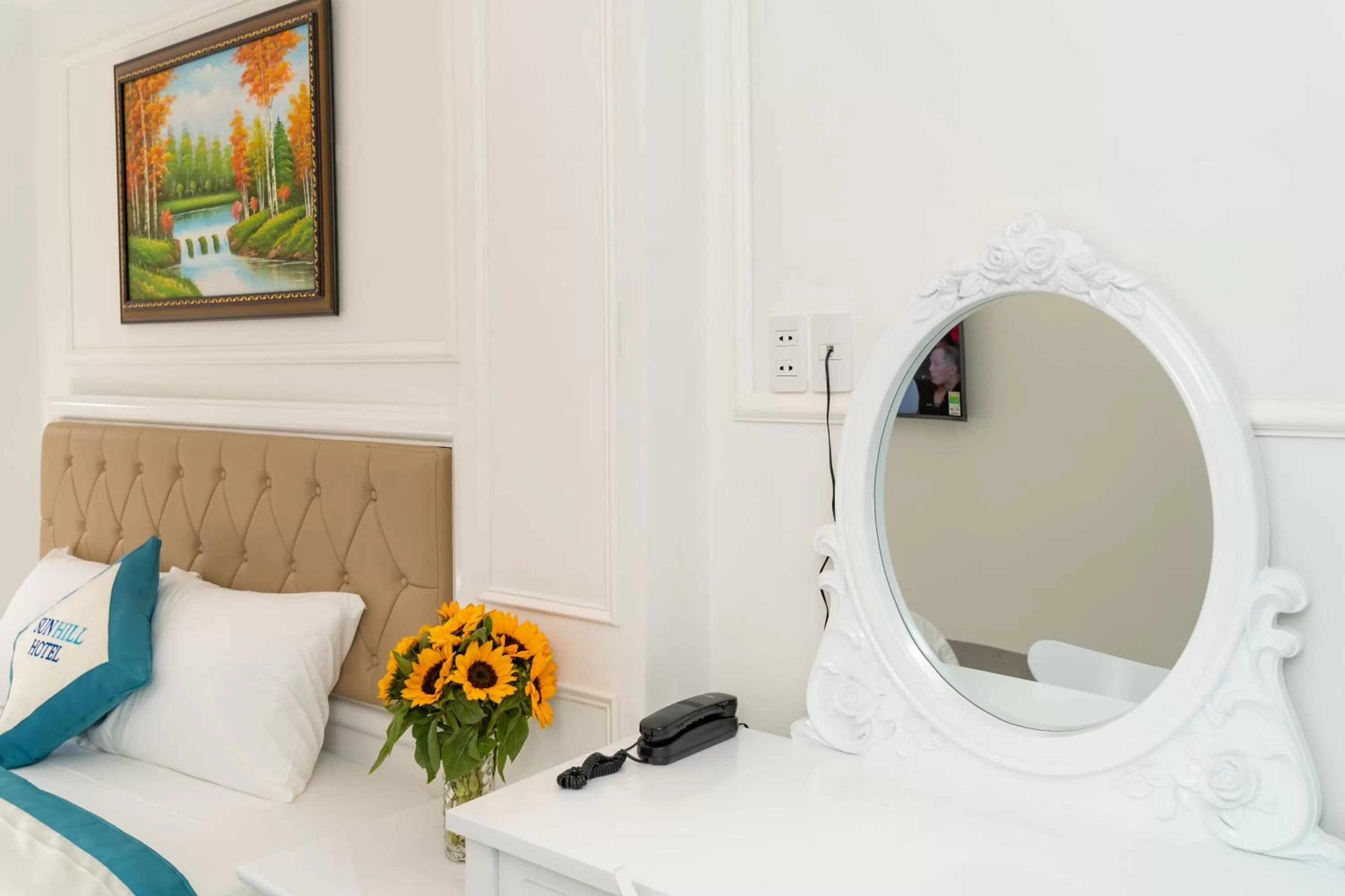 Bedroom, Bed in Sun Hill Hotel