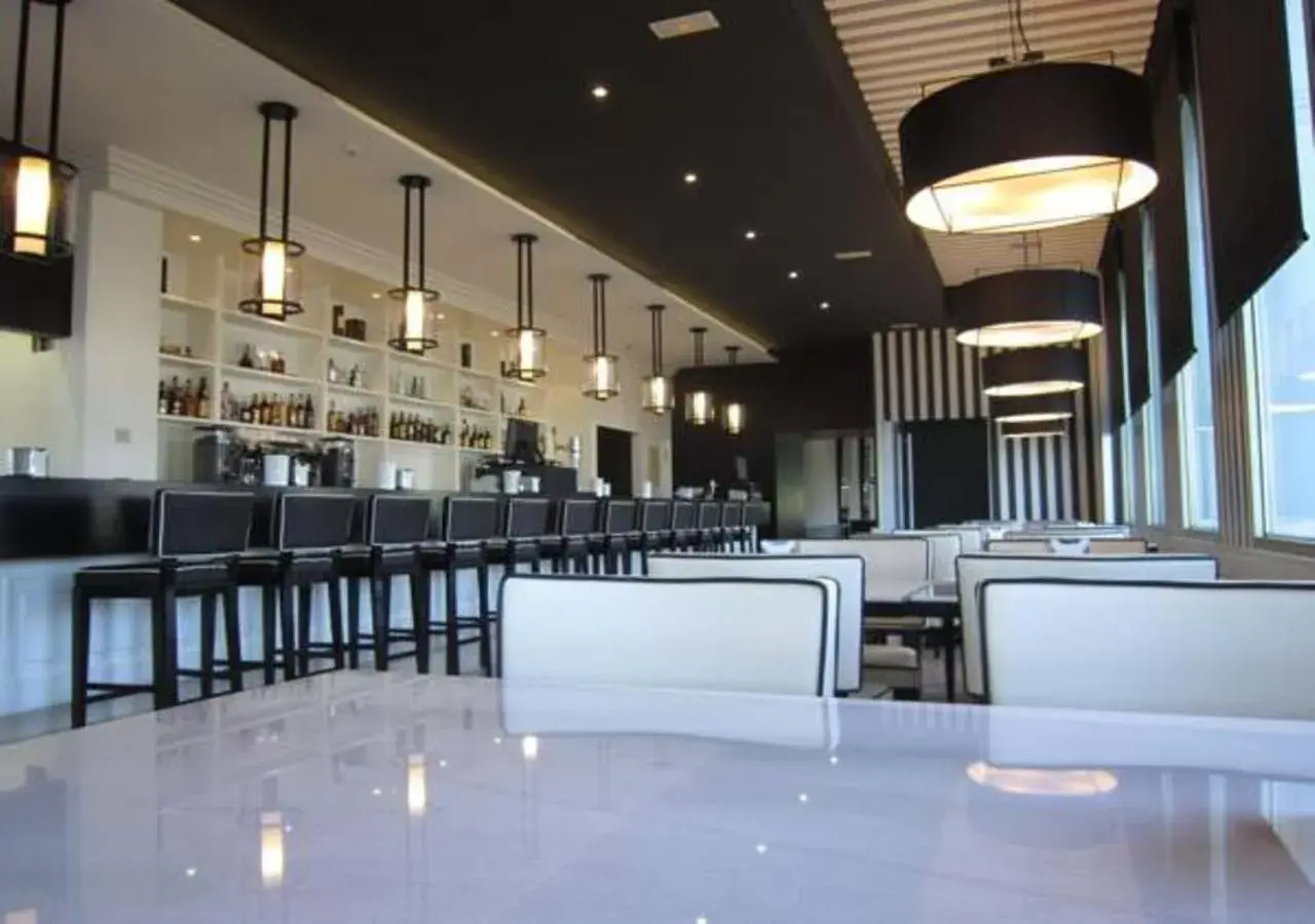 Lounge or bar, Restaurant/Places to Eat in Gran Hotel Sardinero