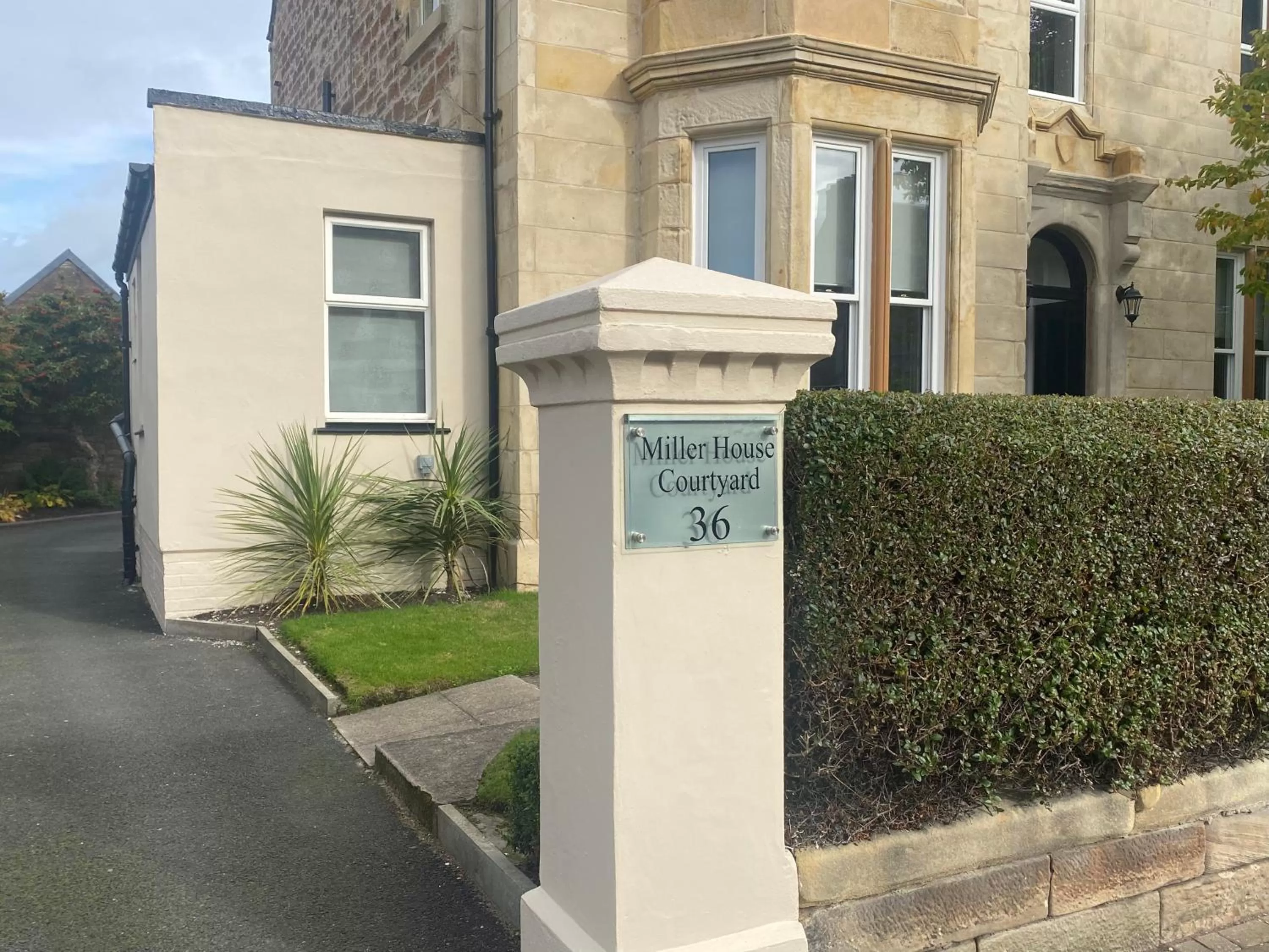 Facade/entrance in Miller House Courtyard