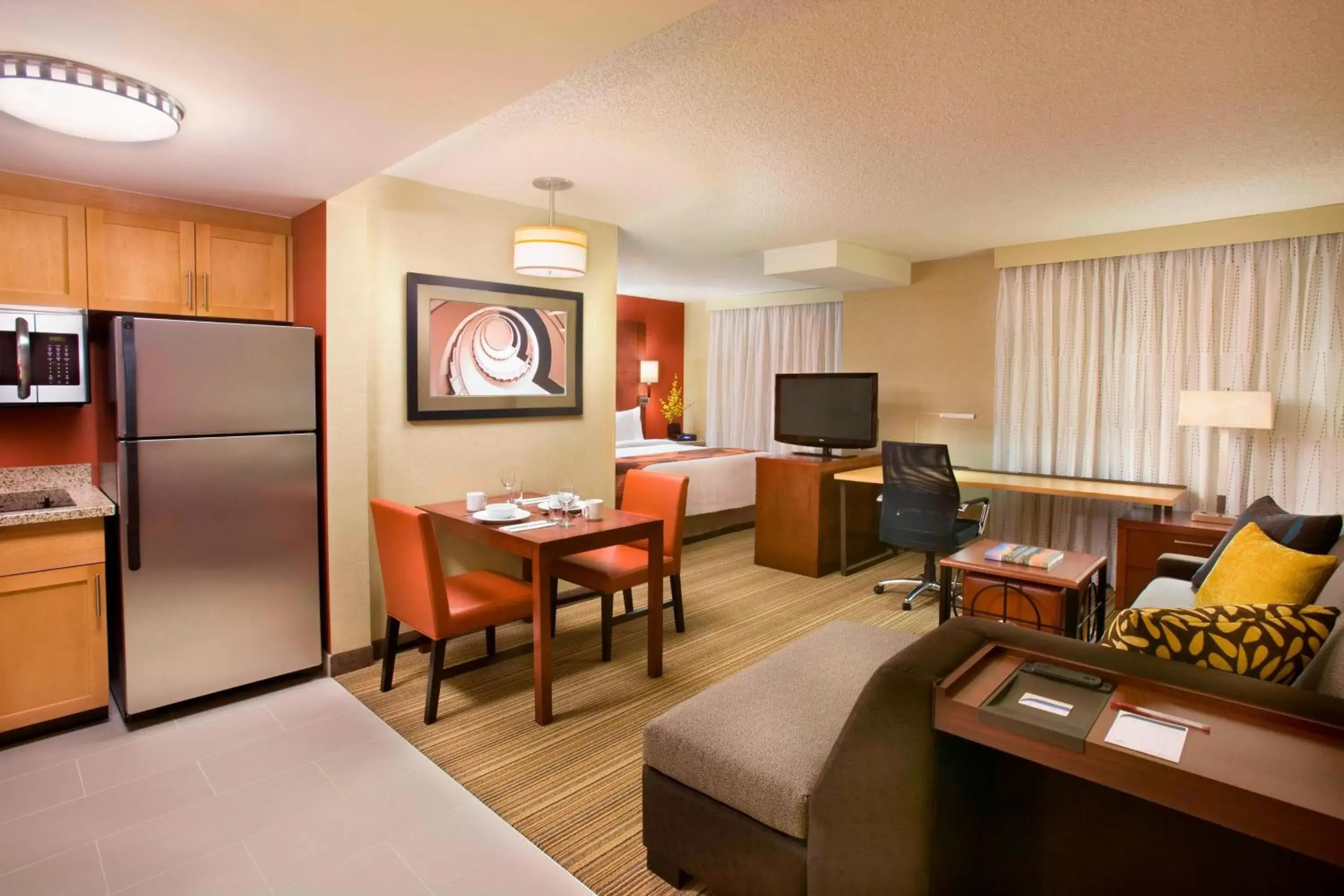 Photo of the whole room, Seating Area in Residence Inn by Marriott Calgary Airport
