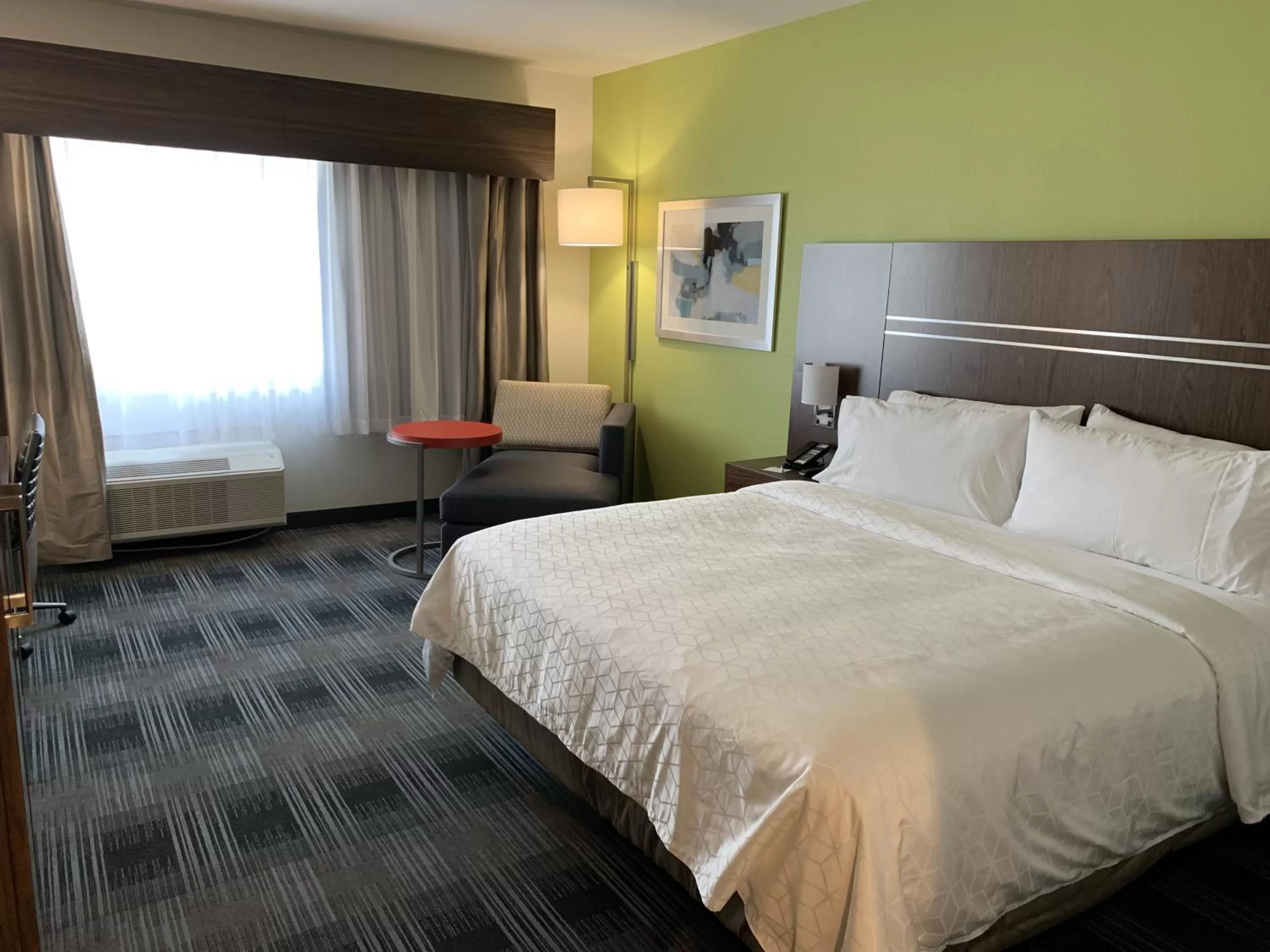 Photo of the whole room, Bed in Holiday Inn Express & Suites Dallas NW - Farmers Branch by IHG