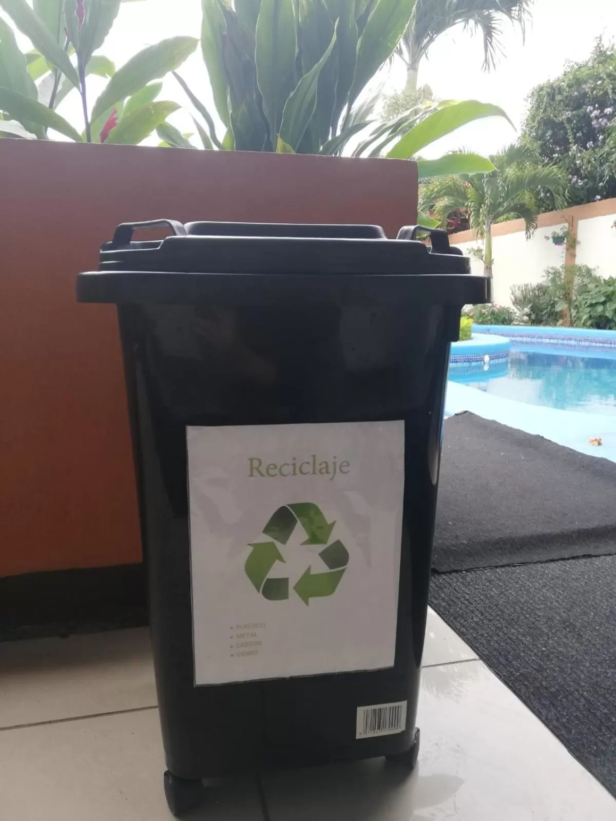 Patio in Berlor Airport Inn