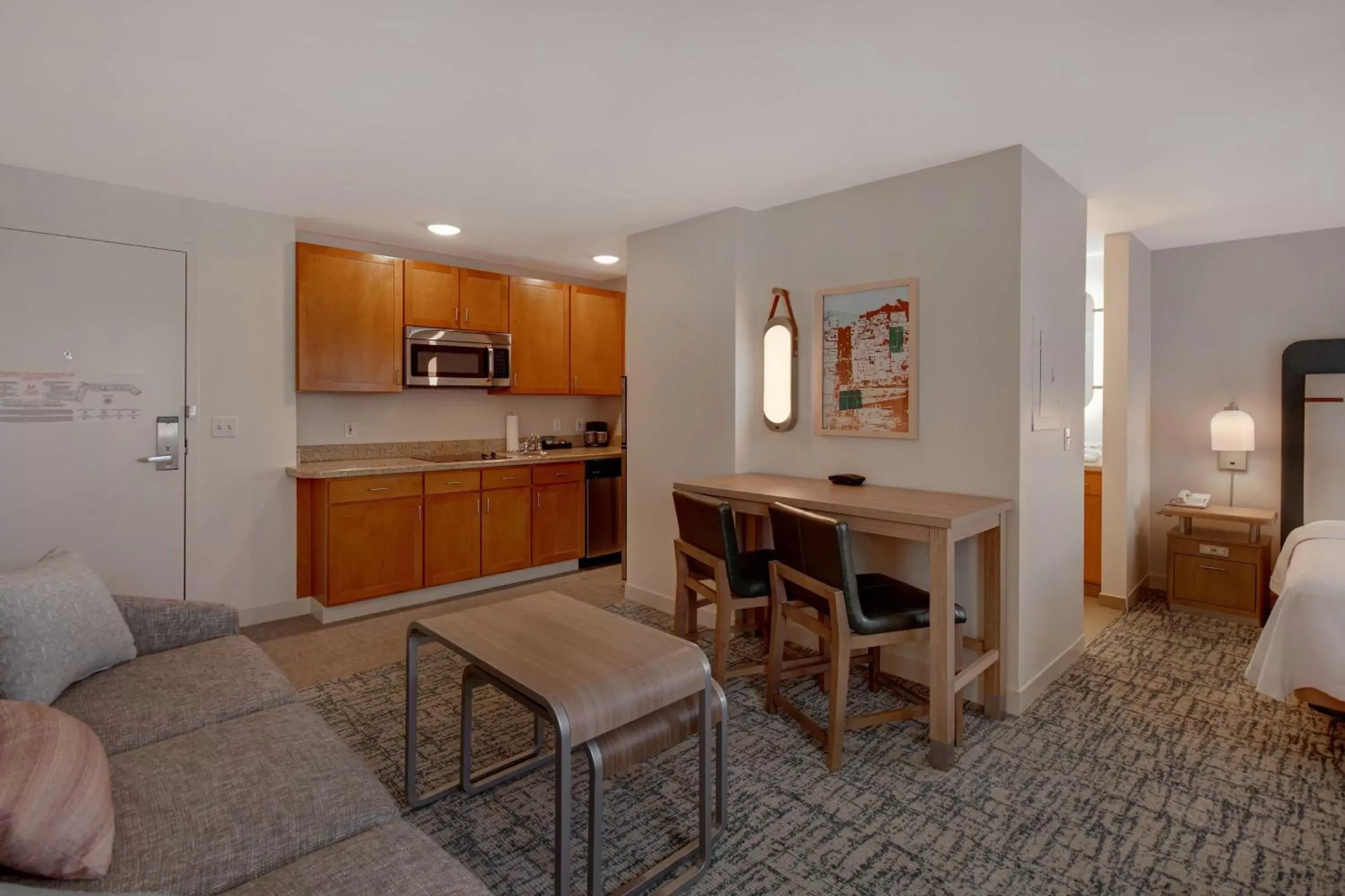 Living room, Kitchen/Kitchenette in Homewood Suites by Hilton San Francisco Airport North California