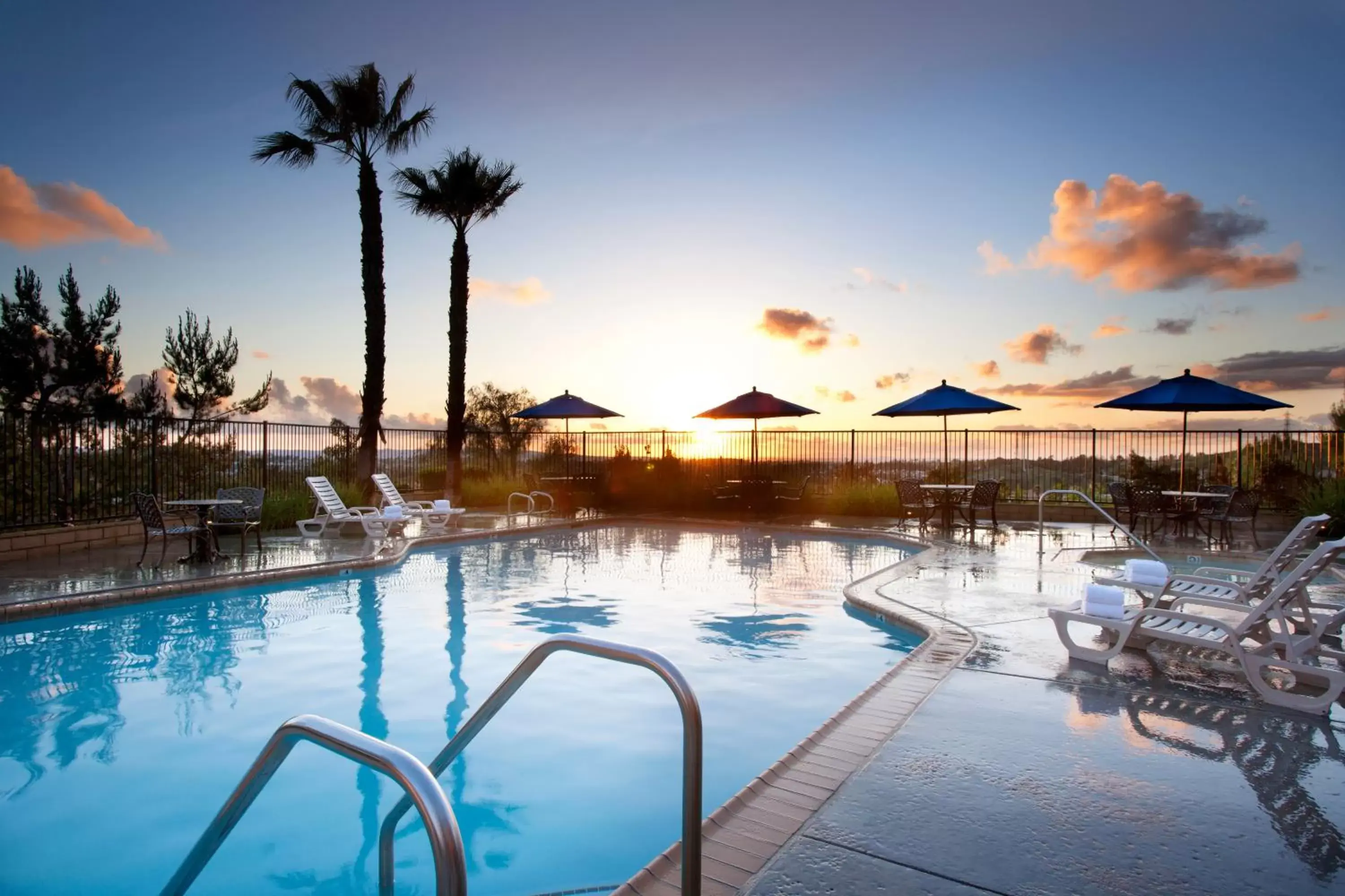 Swimming Pool in Ayres Hotel & Spa Mission Viejo