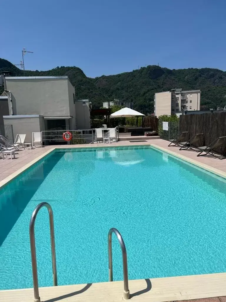 Swimming Pool in Hotel Como