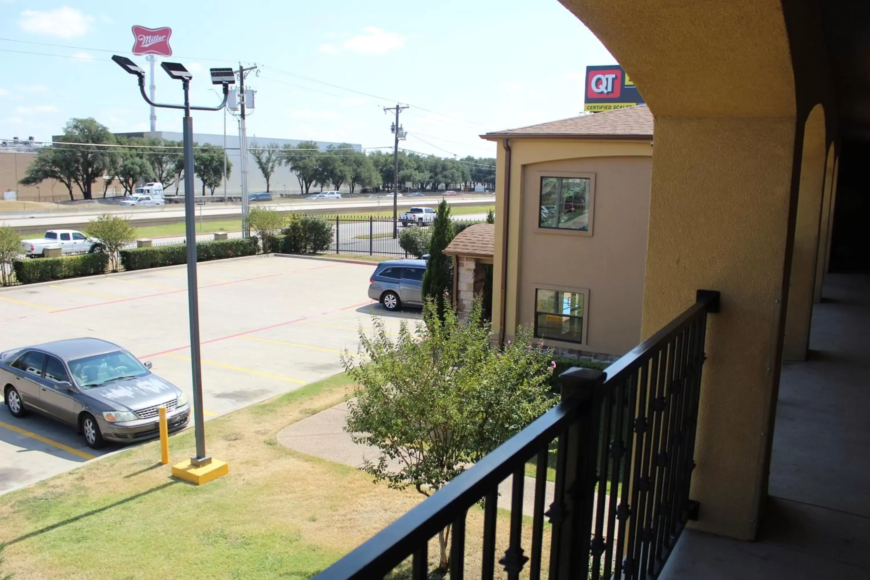 Property building in Scottish Inns Fort Worth Property building in Scottish Inns Fort Worth