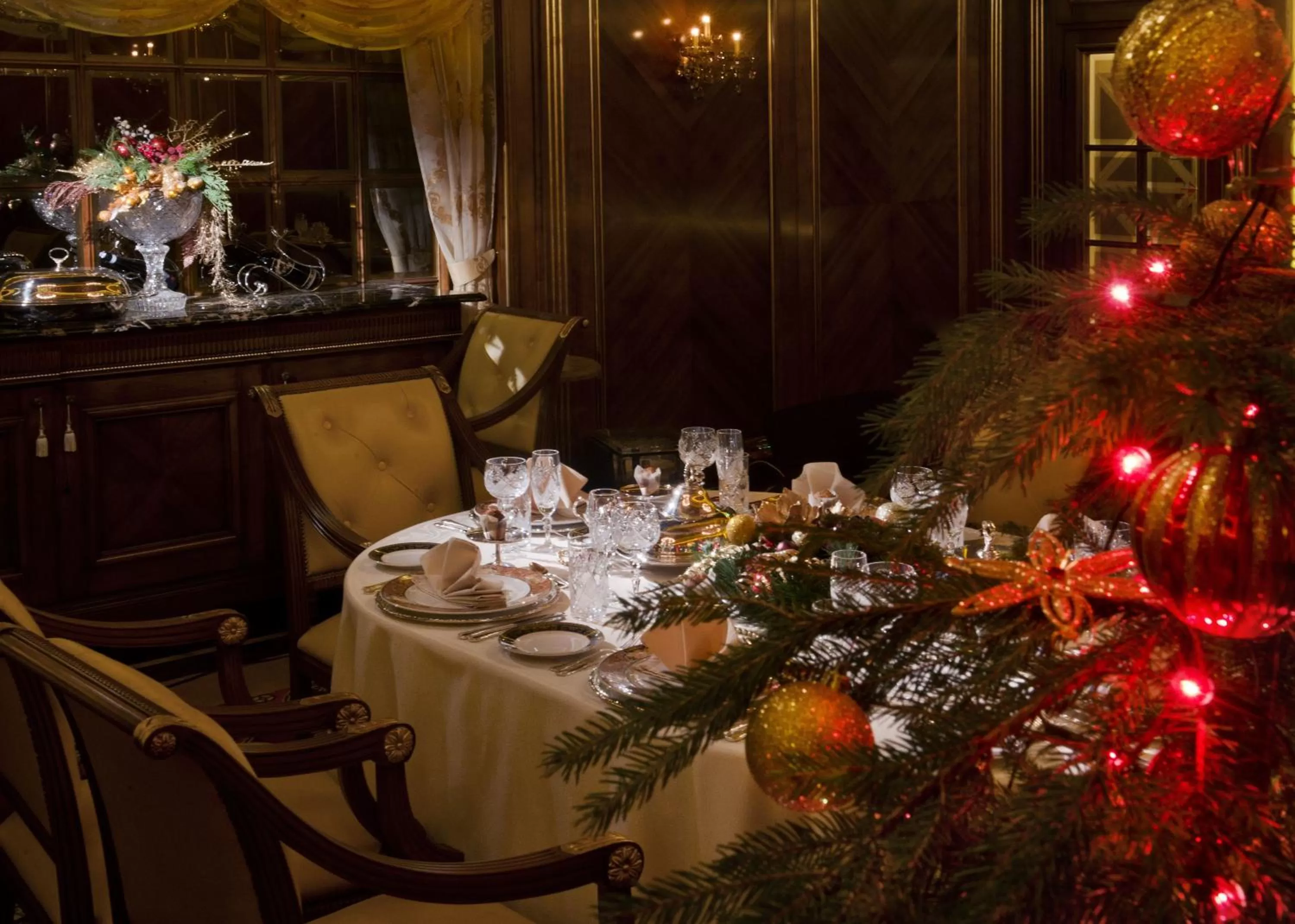 Food and drinks in Imperial Hotel & Restaurant