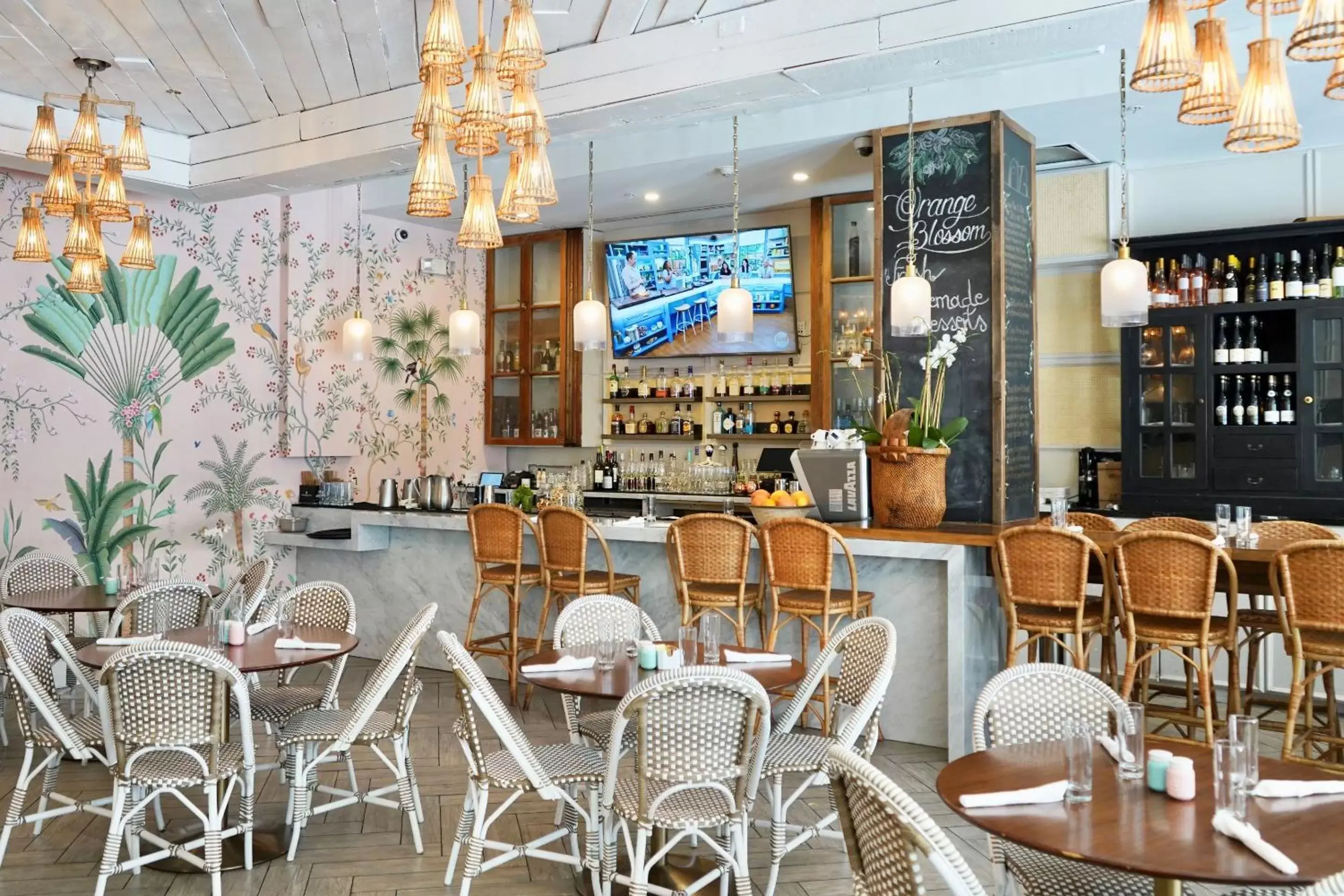 Restaurant/places to eat, Lounge/Bar in South Beach Hotel