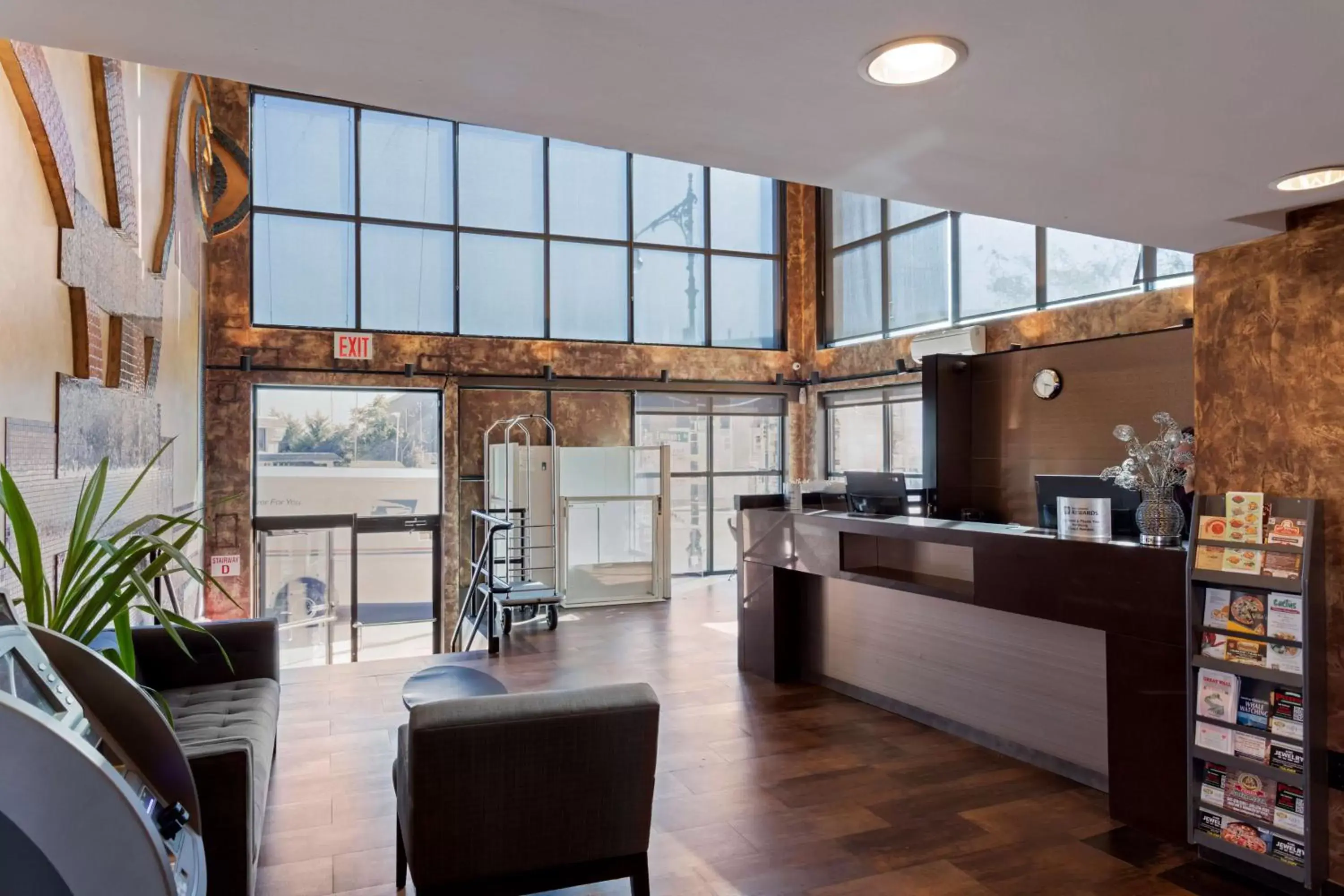 Lobby or reception in Best Western Plus Brooklyn Bay Hotel Lobby or reception in Best Western Plus Brooklyn Bay Hotel