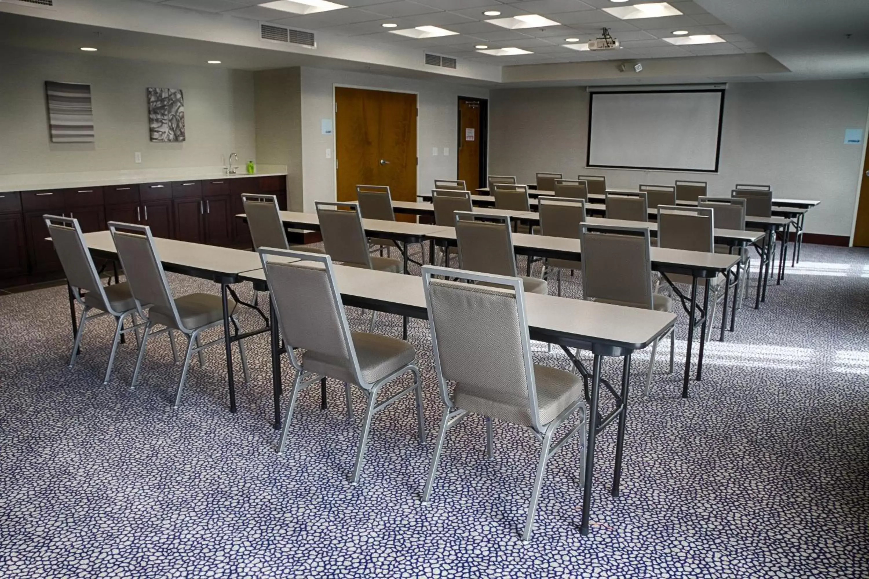Meeting/conference room in Holiday Inn Express Sidney, an IHG Hotel