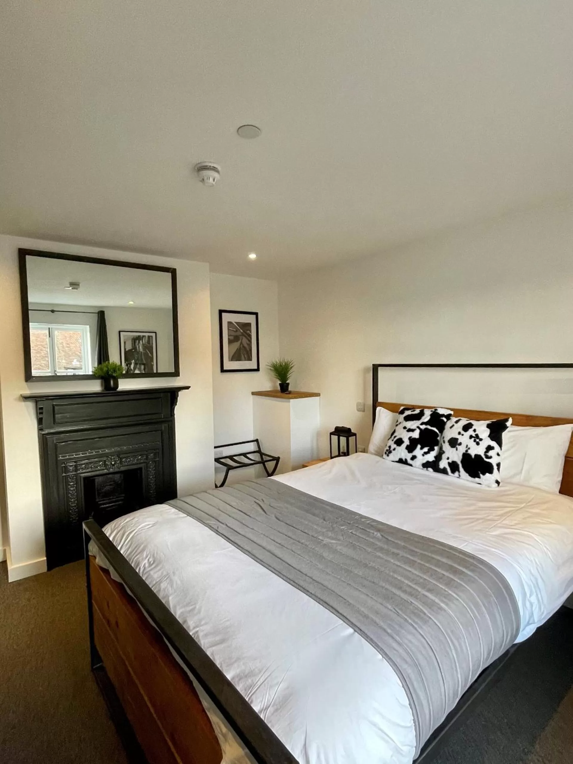 Bedroom, Bed in The Onley - Booking Urban