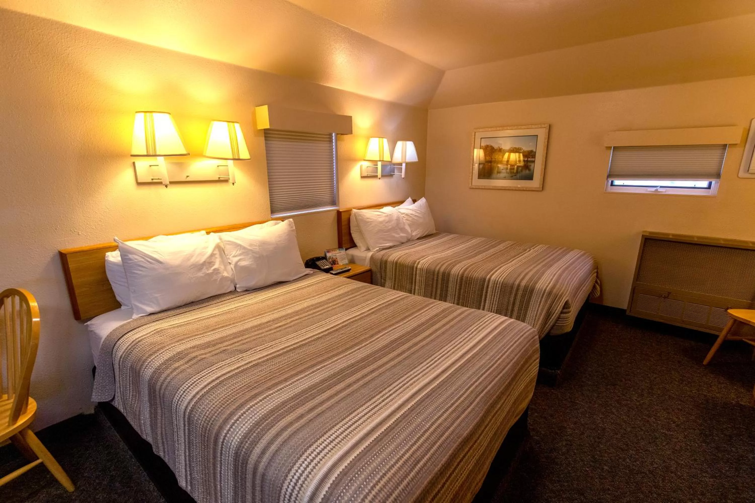 Bed in Woodland Motel