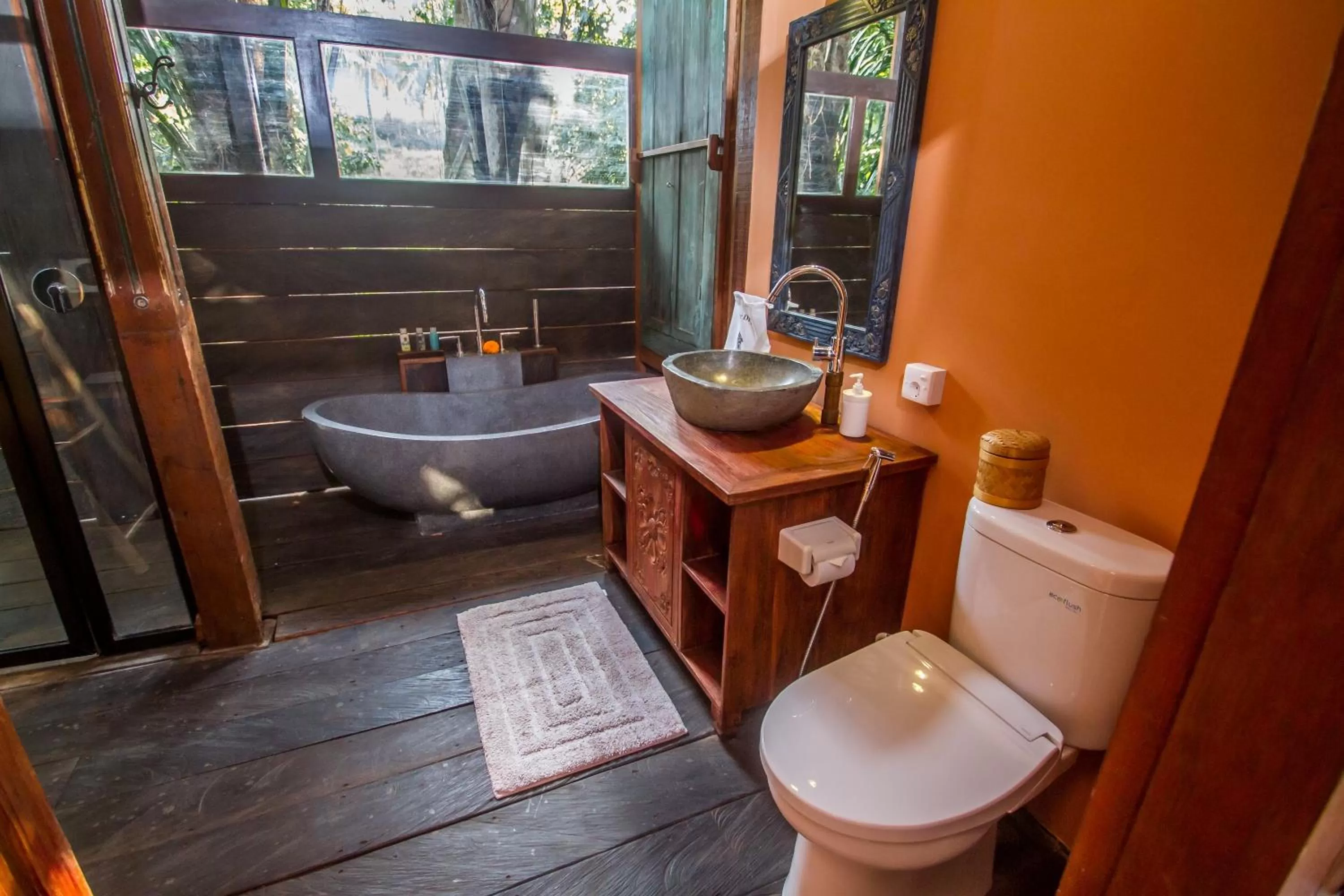 Toilet in Gusde Tranquil Villas by EPS