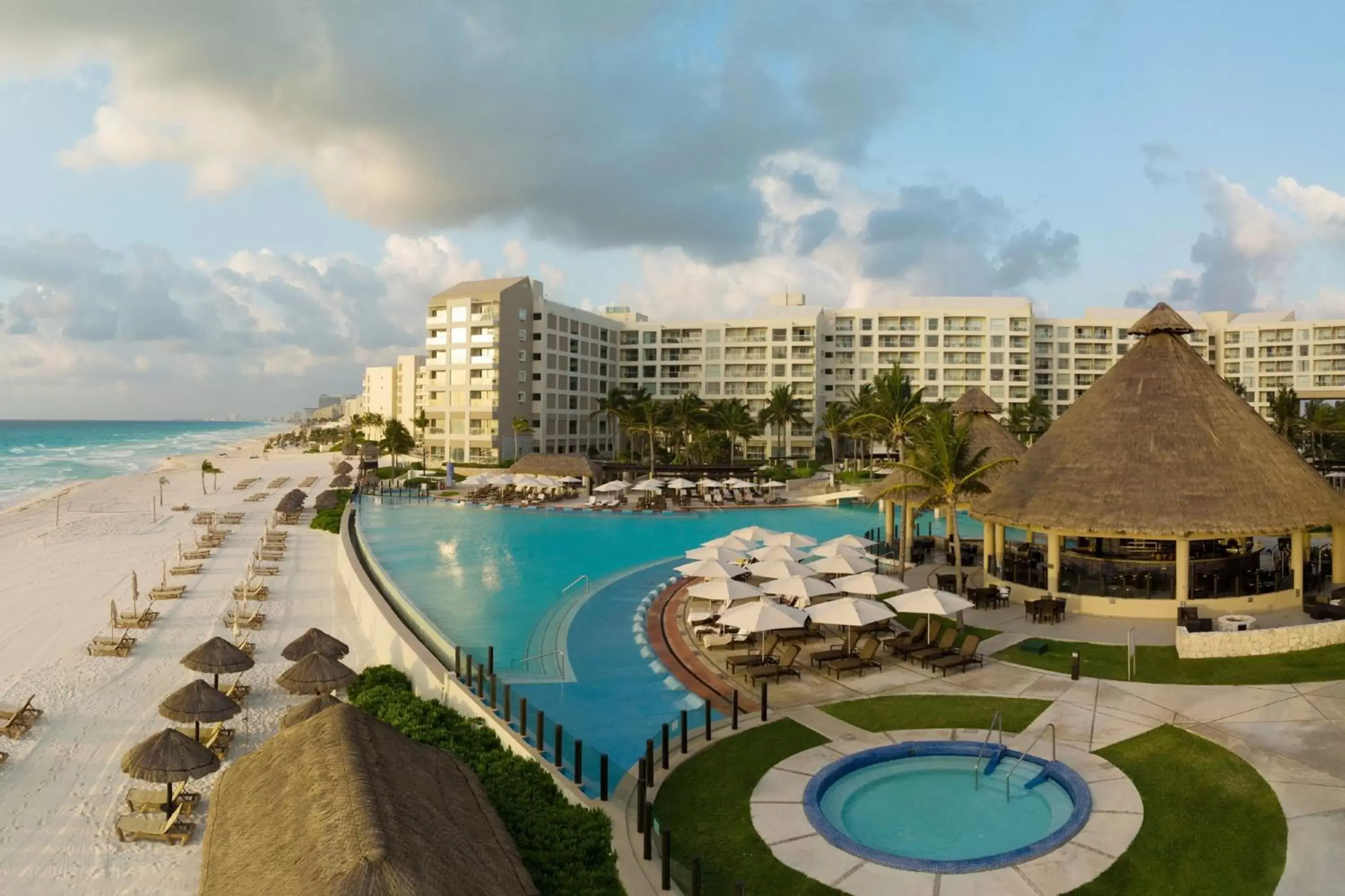 Swimming pool, Pool View in The Westin Lagunamar Ocean Resort Villas & Spa Cancun