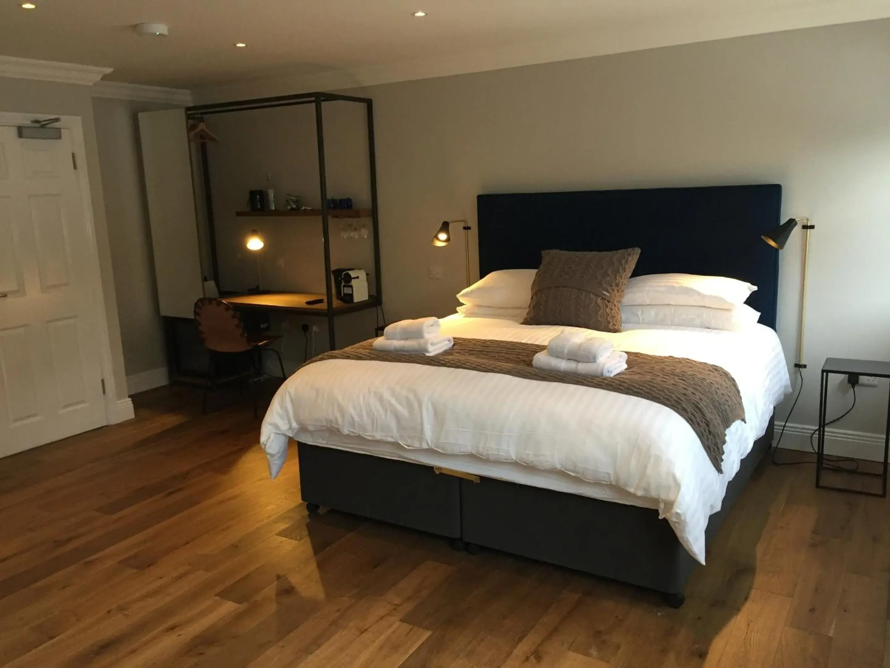 Deluxe Double Room in Pembroke Hall