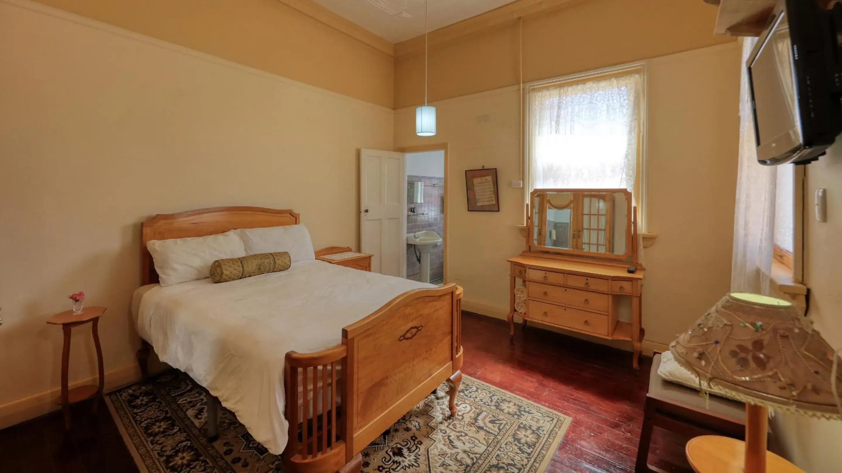 Bedroom, Bed in Hotel Corones