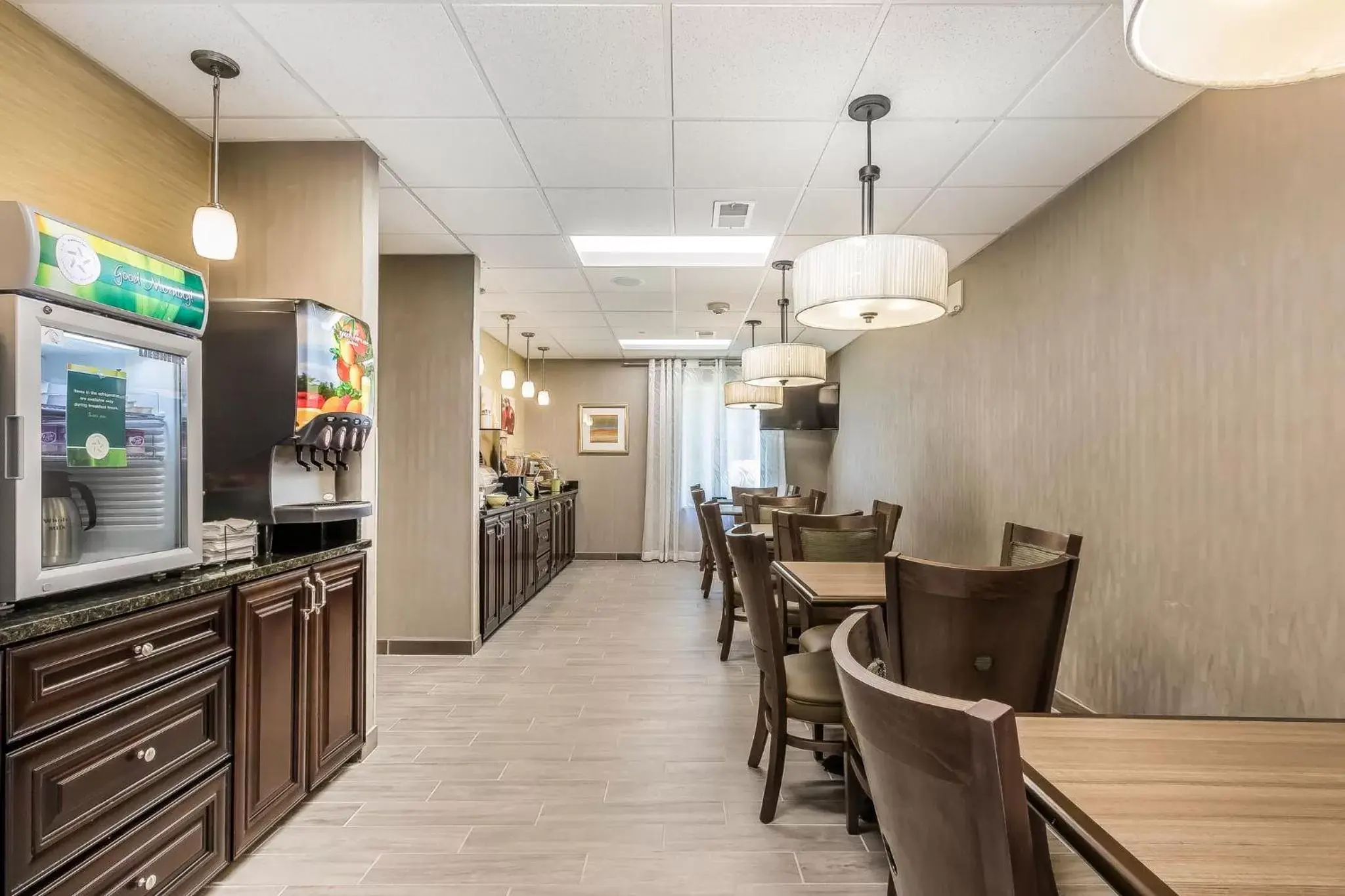 Food and drinks in Quality Inn Pleasant View Food and drinks in Quality Inn Pleasant View