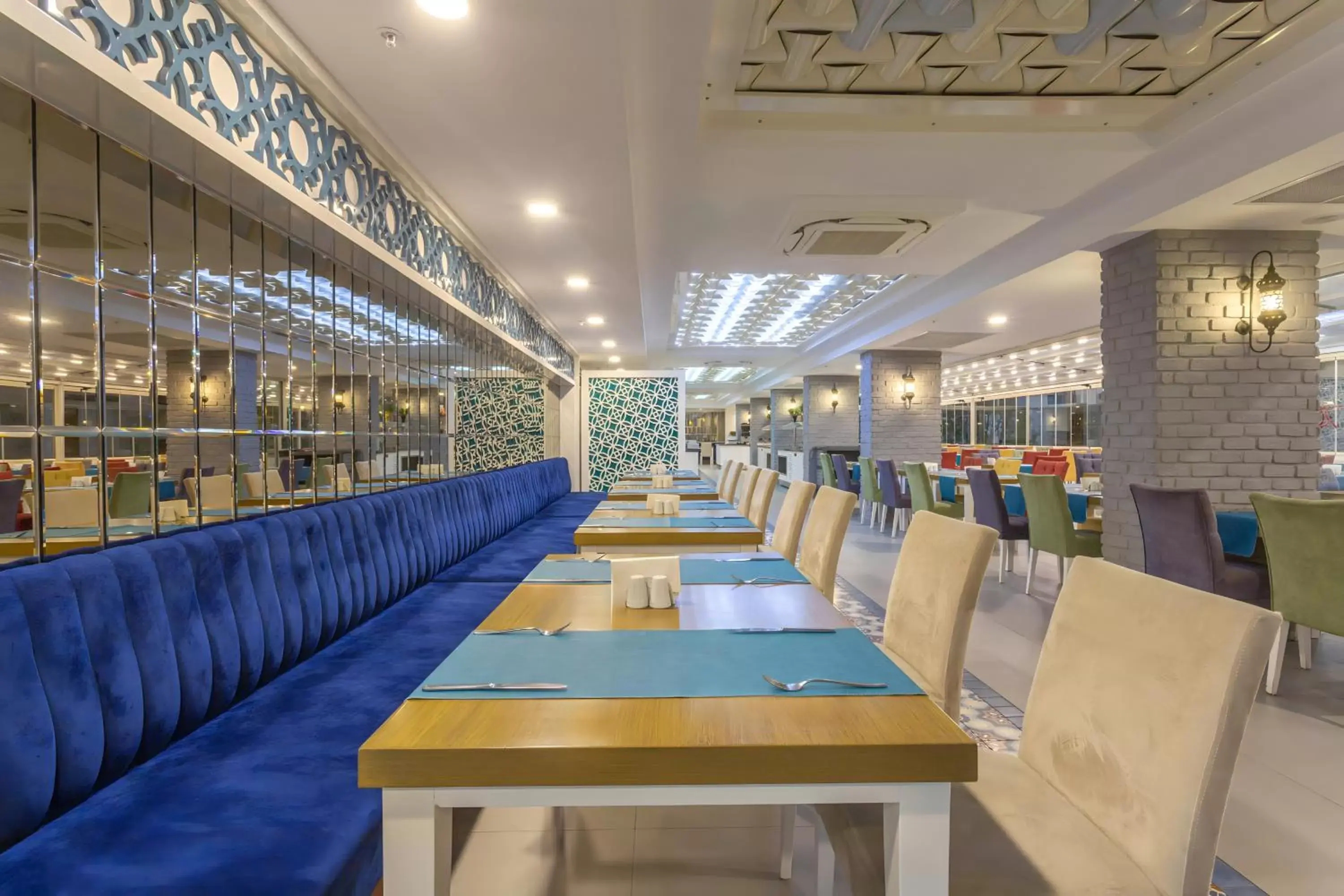 Restaurant/Places to Eat in Best Western Plus Khan Hotel