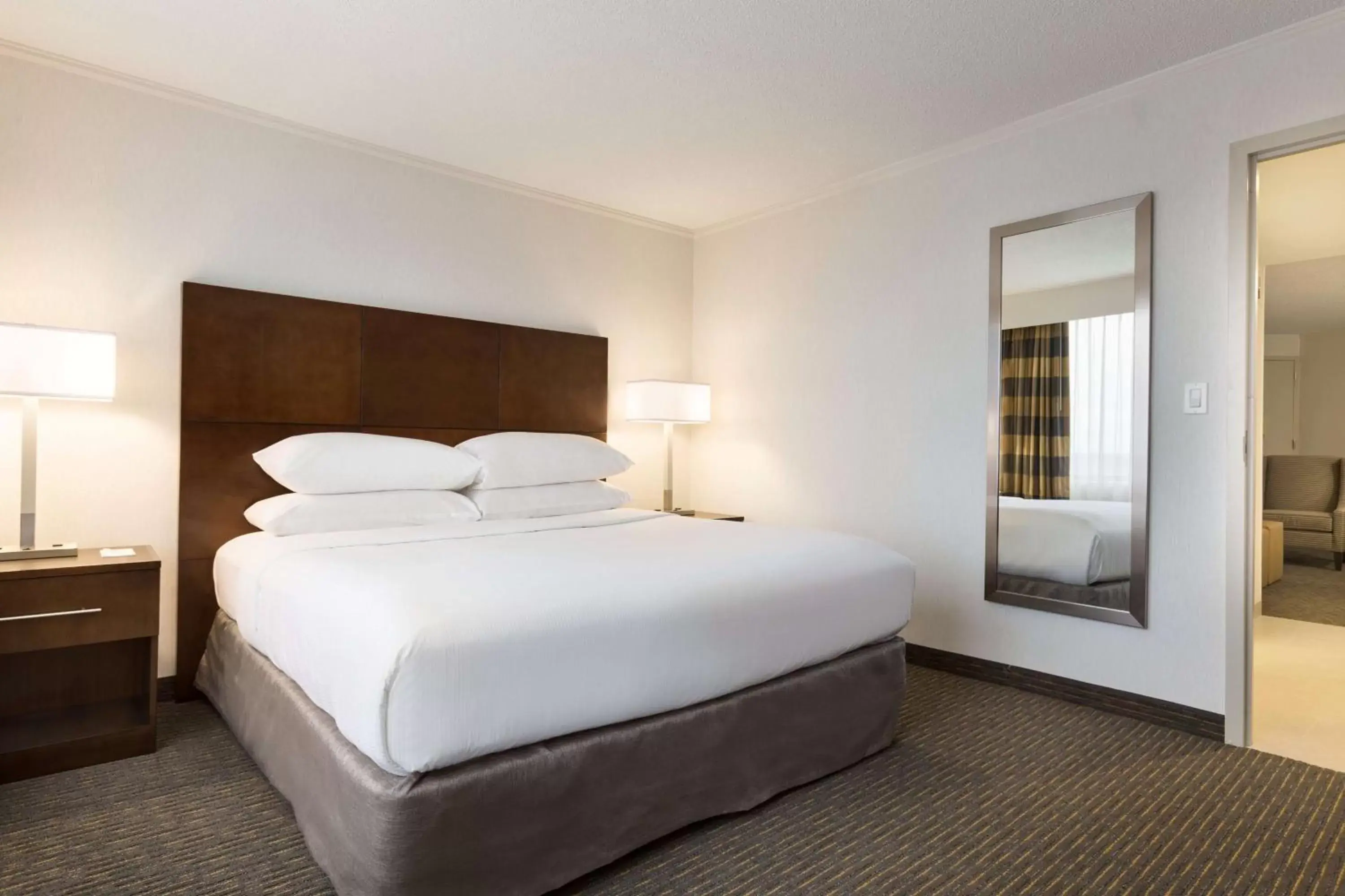 Bed in Embassy Suites by Hilton Baltimore at BWI Airport