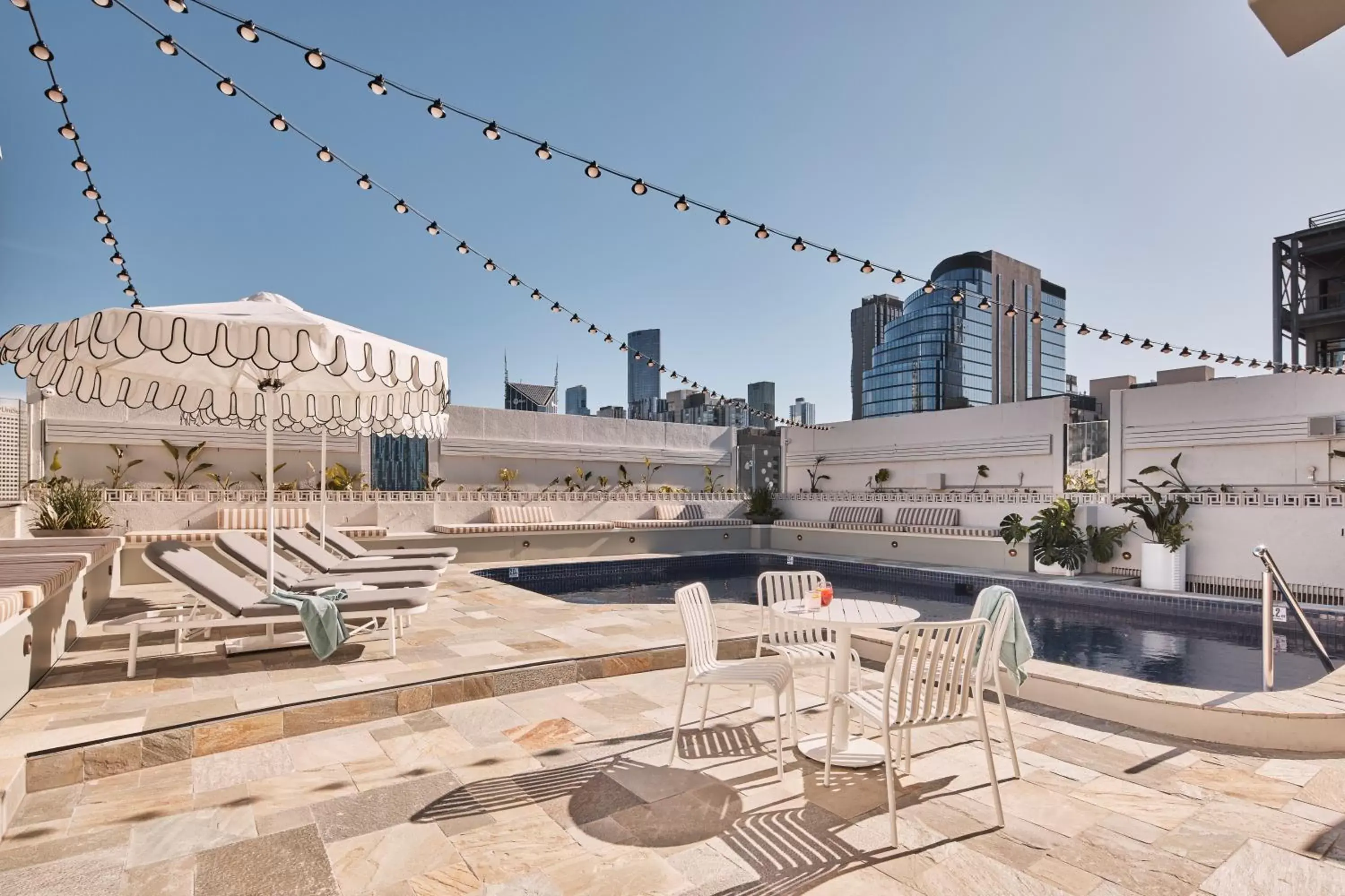 Swimming pool in Rydges Melbourne