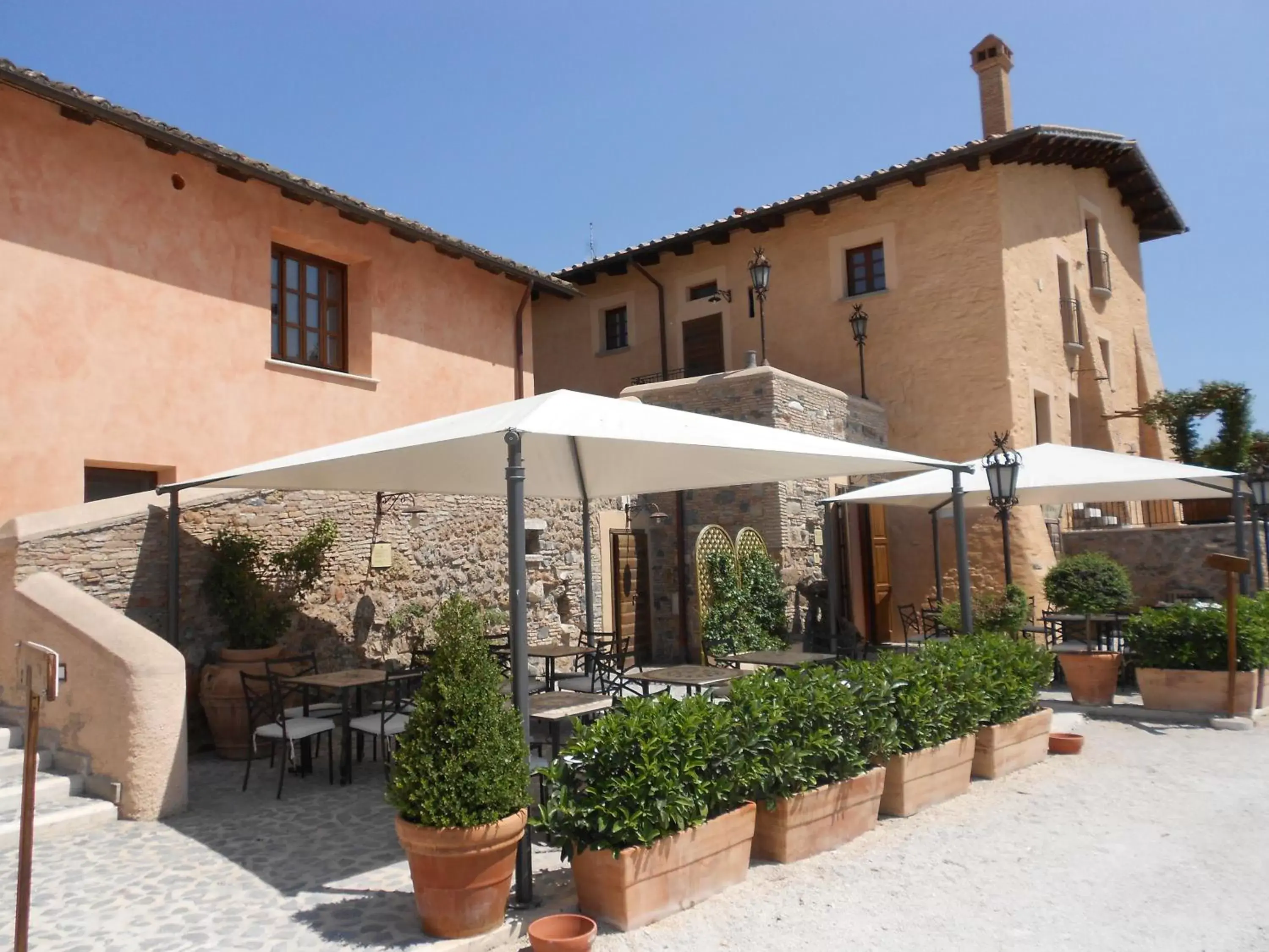 Restaurant/places to eat, Property Building in Relais Castrum Boccea