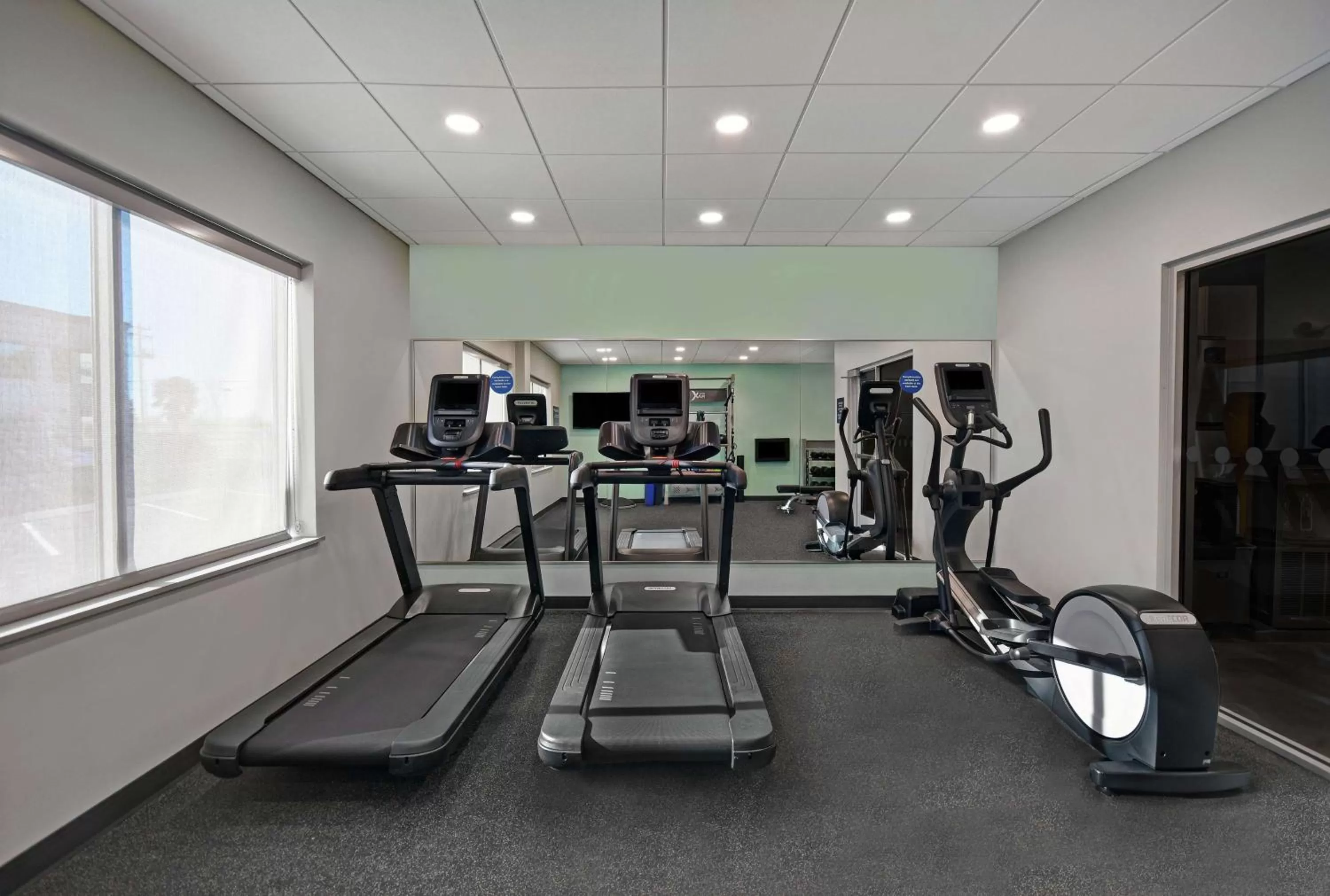 Fitness centre/facilities in Tru By Hilton Burlington