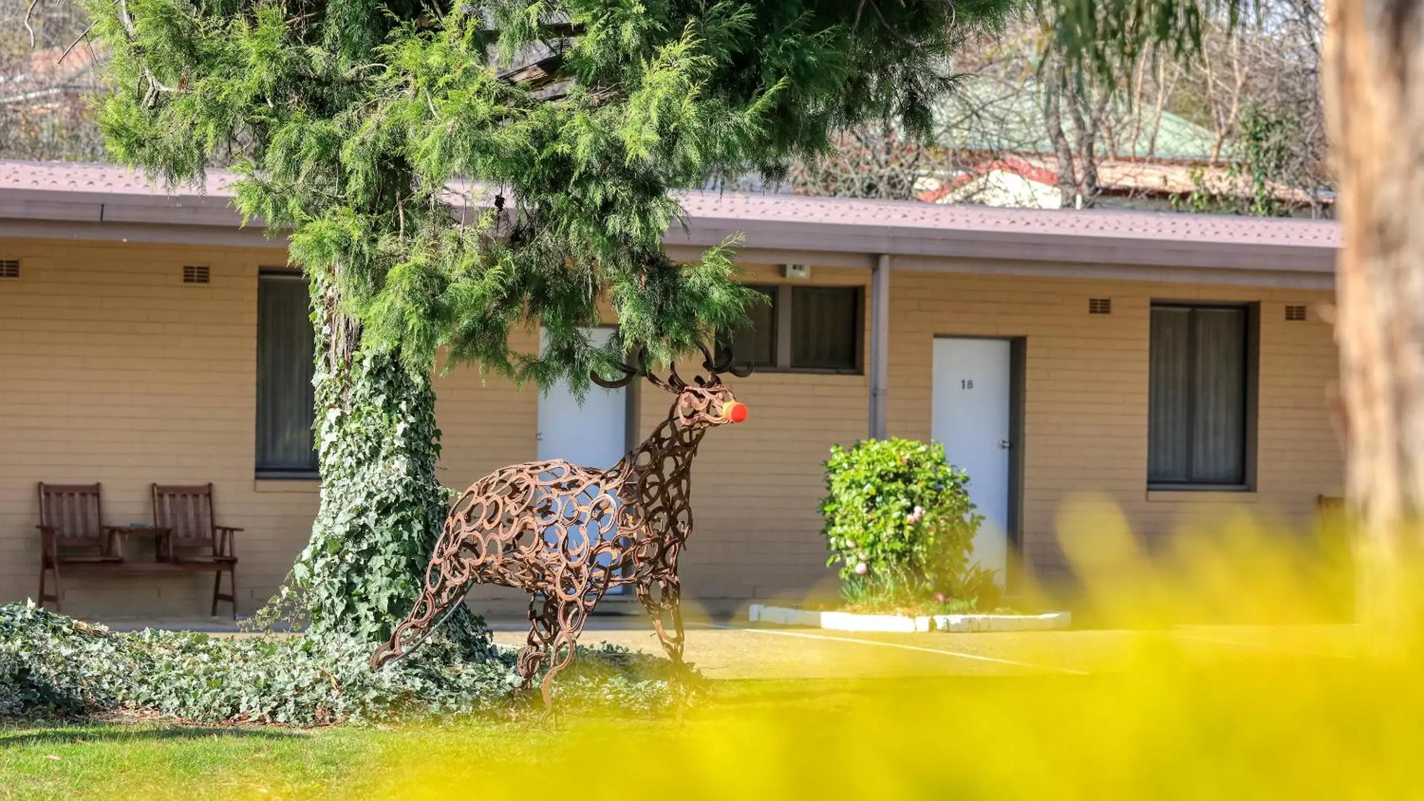 Property Building in Hamilton Hume Motor Inn