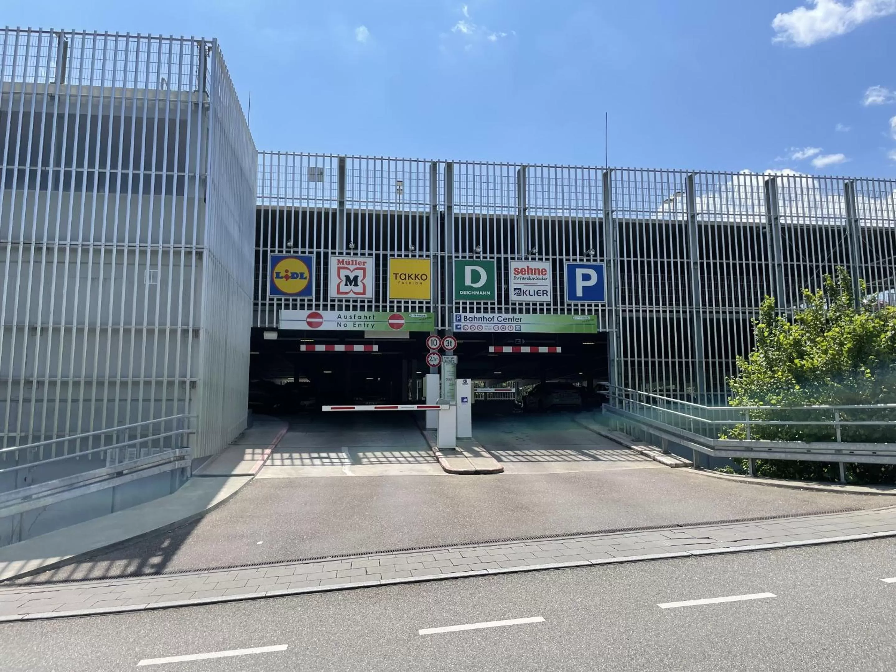Property building in Hotel-am-Bahnhof Stuttgart-Ditzingen