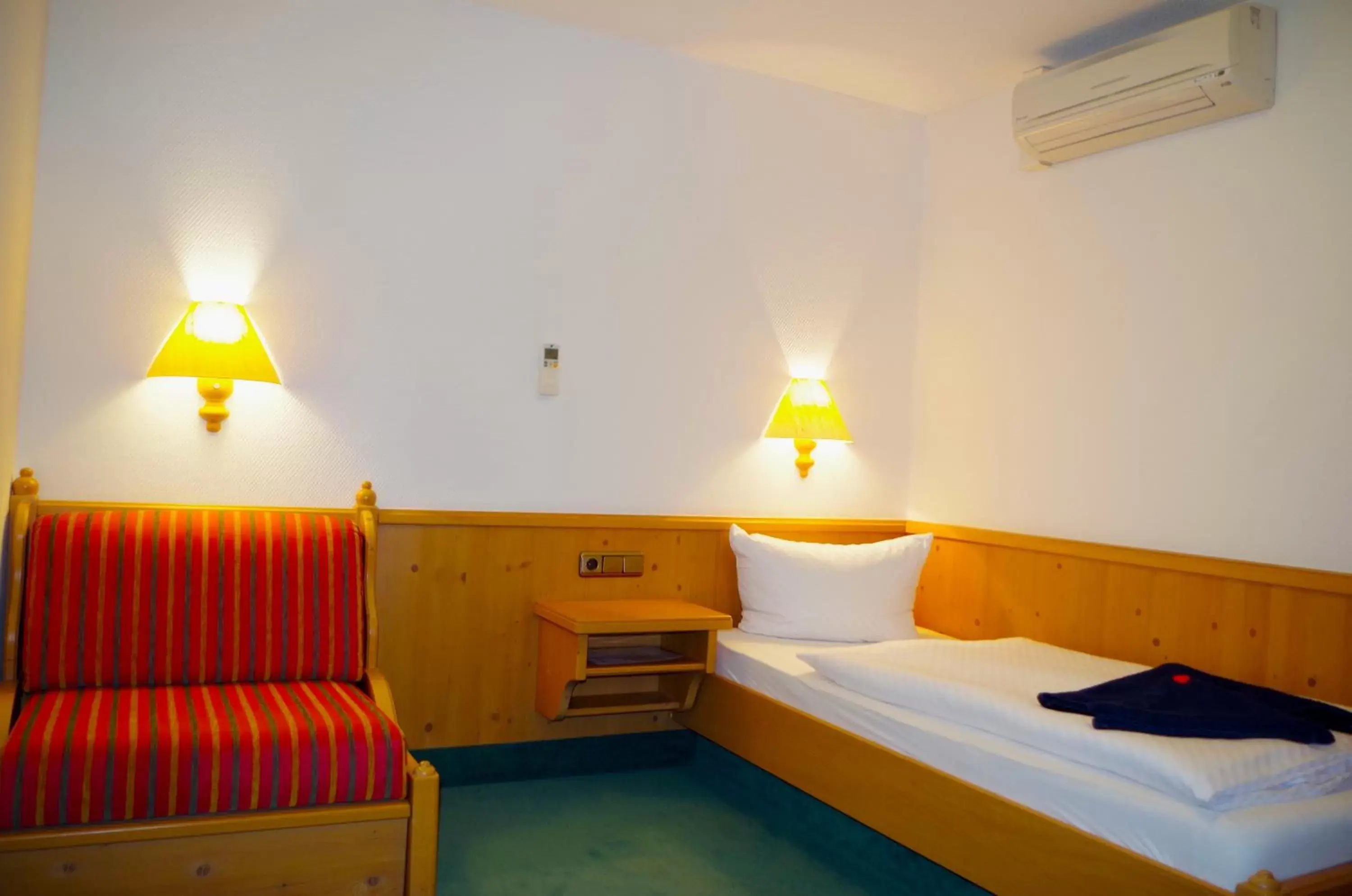 Bed in Hotel Alttolkewitzer Hof