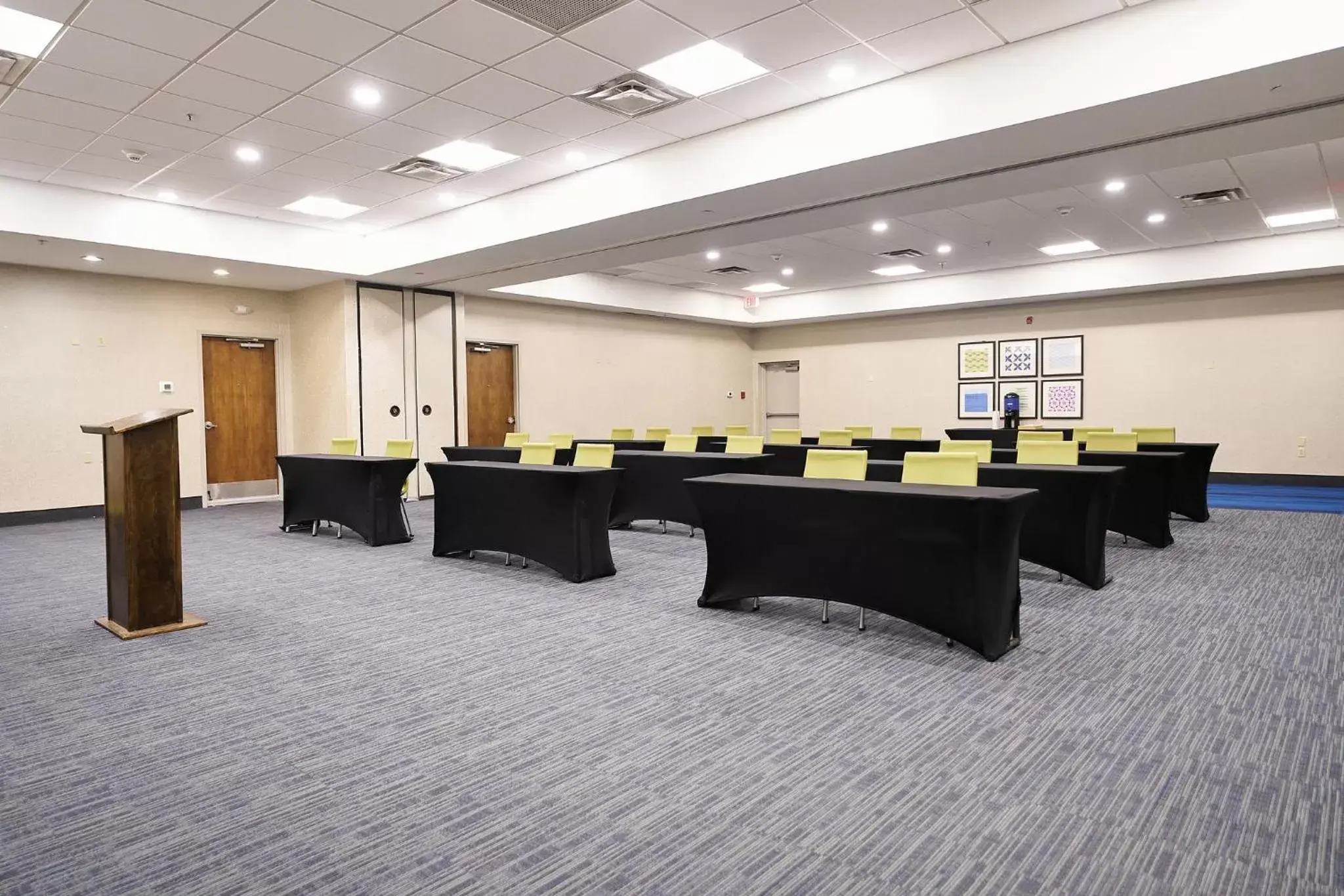 Meeting/conference room in Holiday Inn Express Charleston-Civic Center, an IHG Hotel